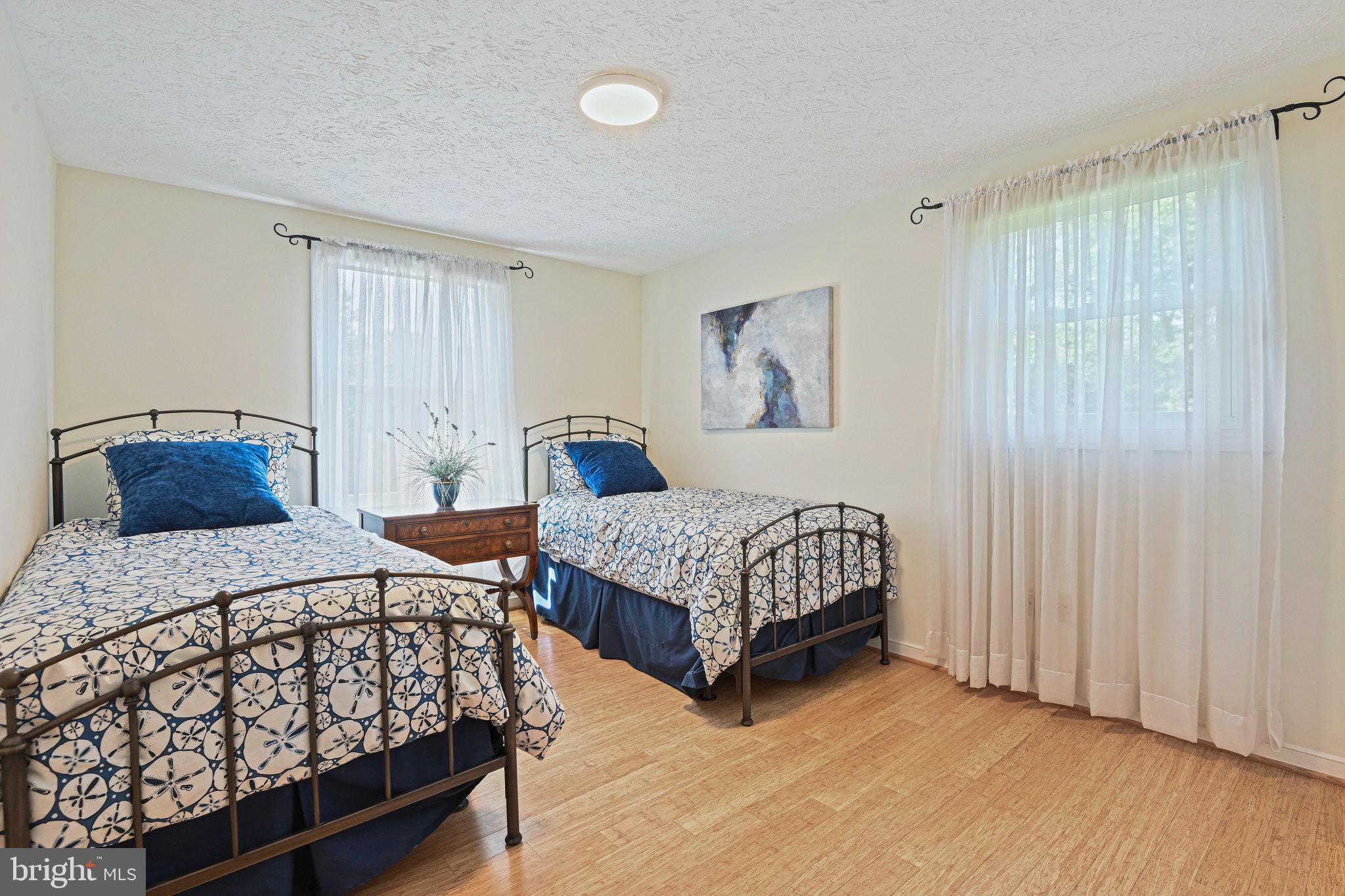 SUNNYBROOK - Residential