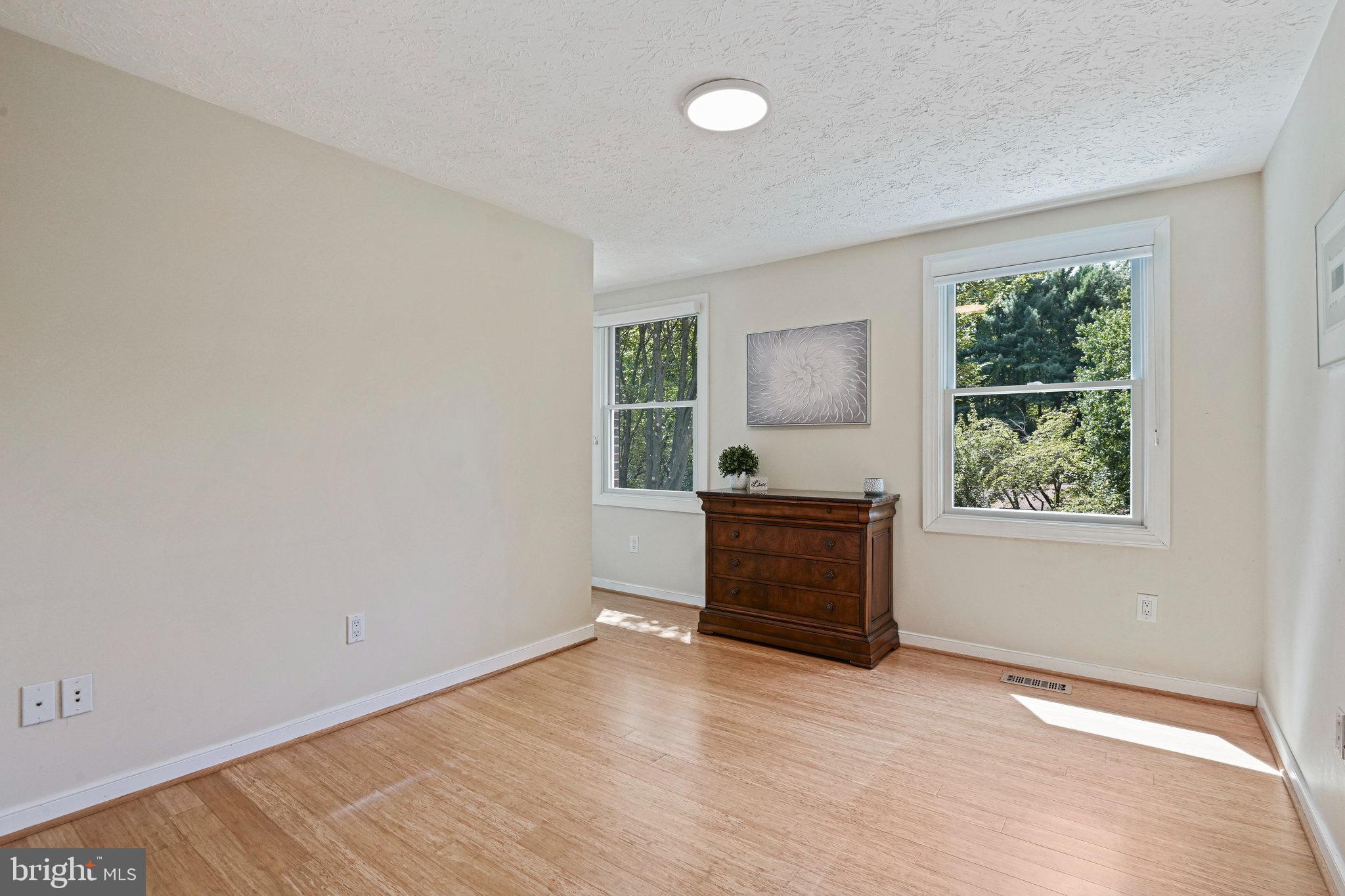 SUNNYBROOK - Residential