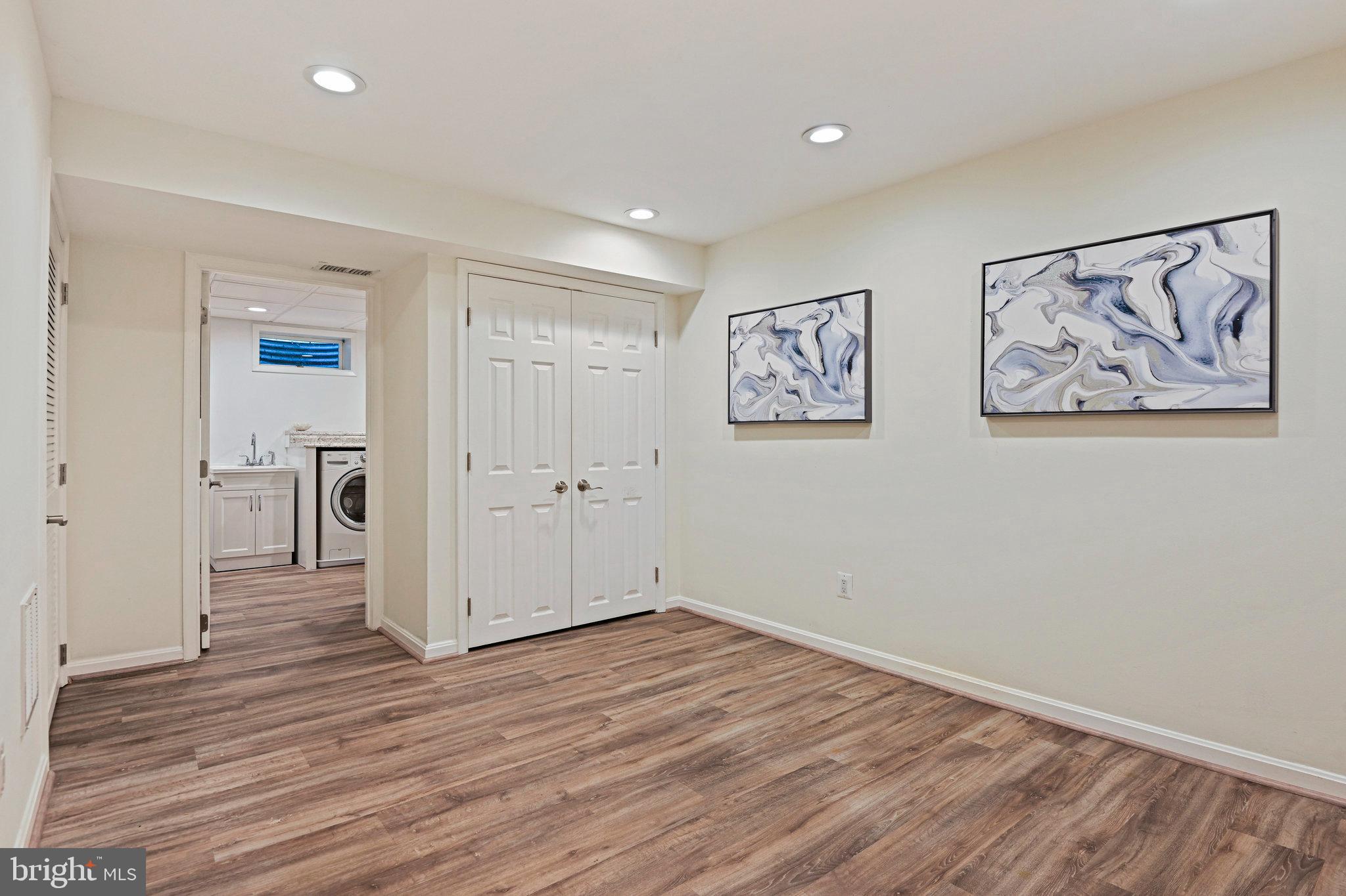 SUNNYBROOK - Residential