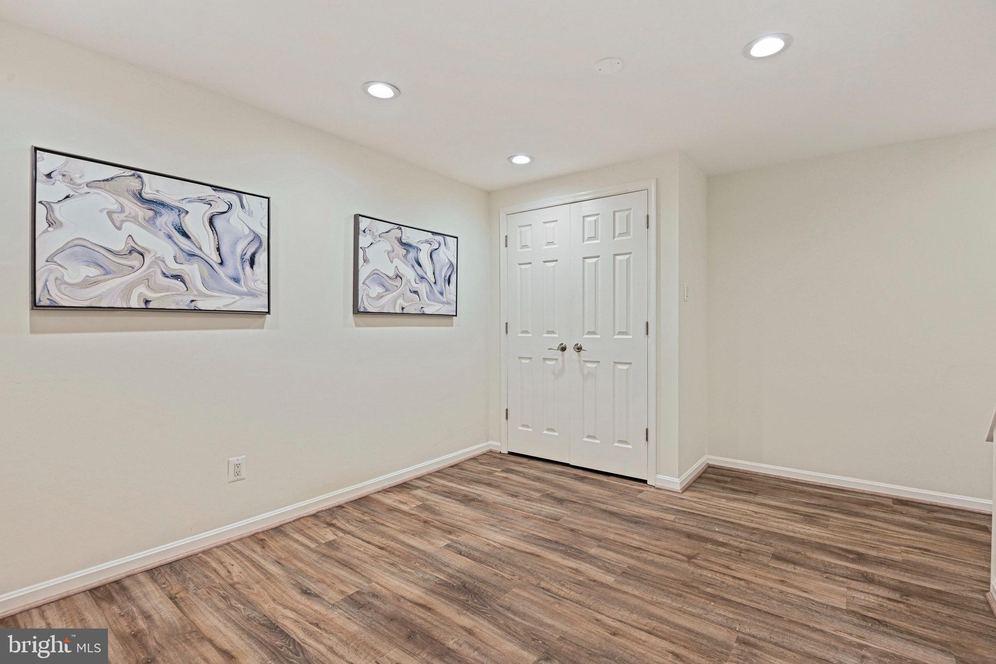 SUNNYBROOK - Residential