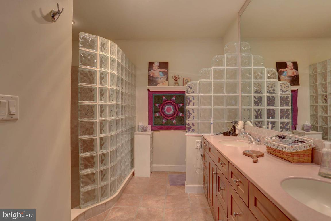 PARKFIELD - Residential