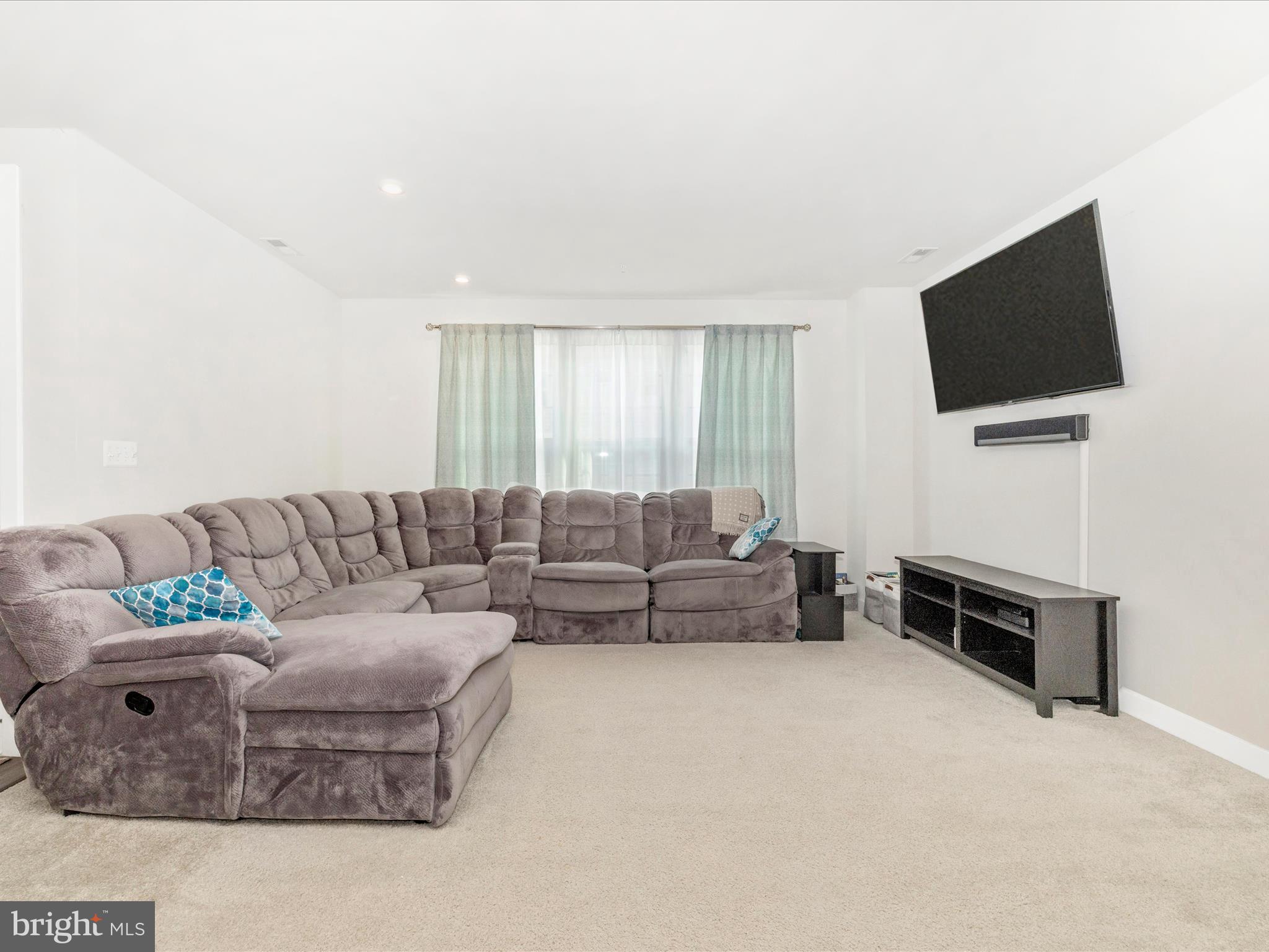 JEFFERSON PLACE - Residential