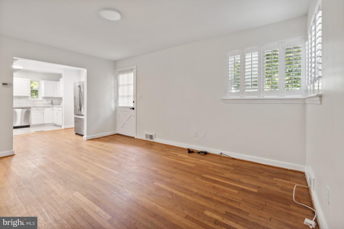 8216 ROANOKE AVENUE