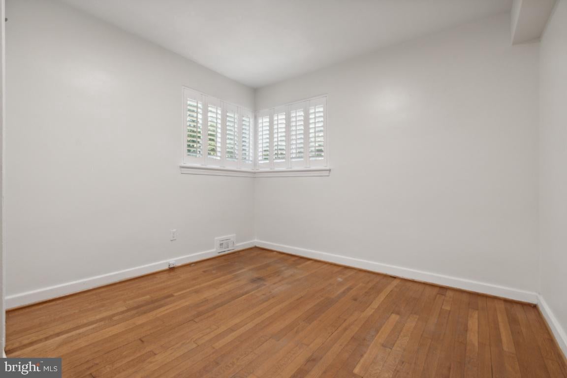 8216 ROANOKE AVENUE