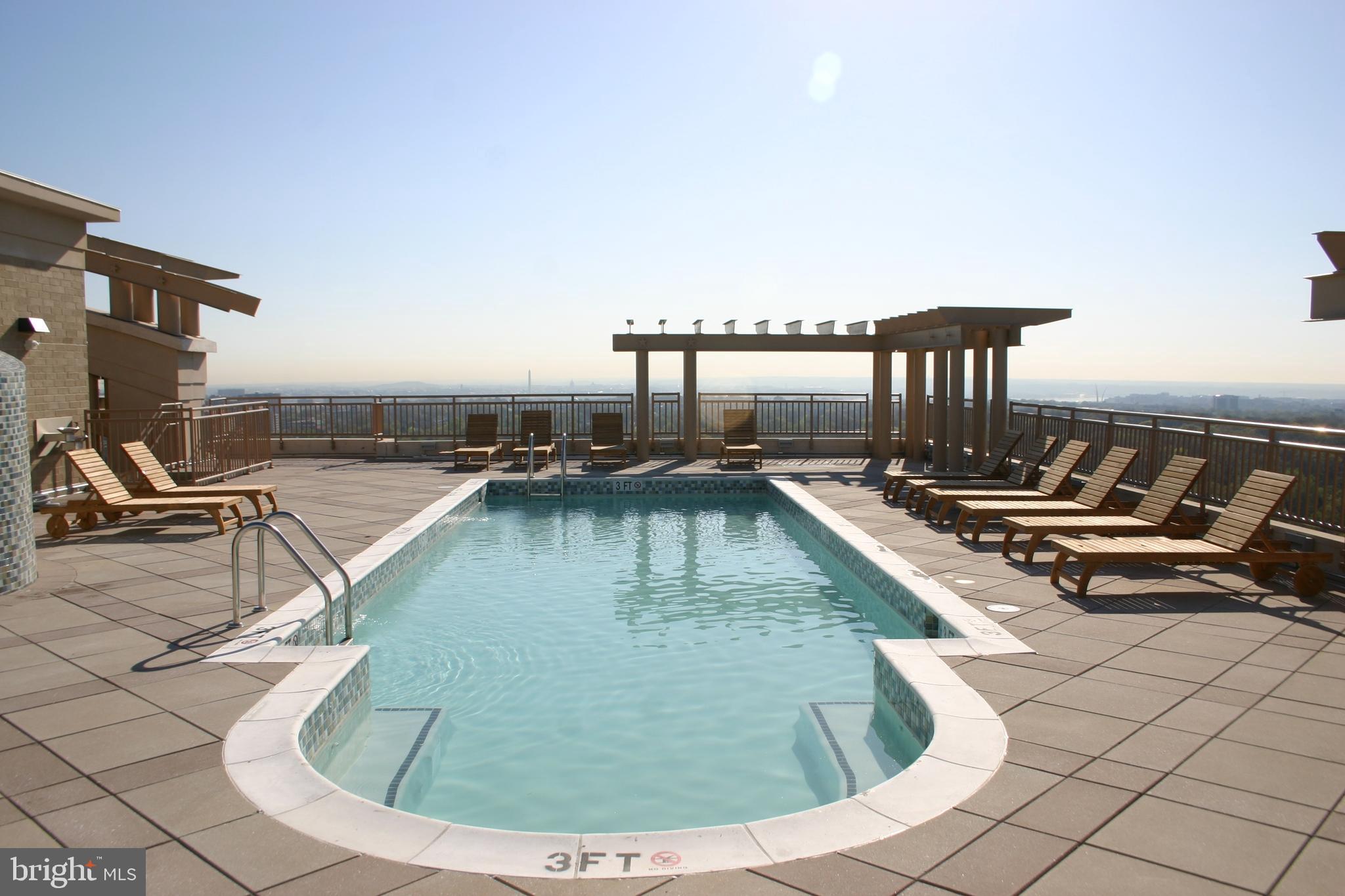 RESIDENCES AT LIBERTY CENTER - Residential