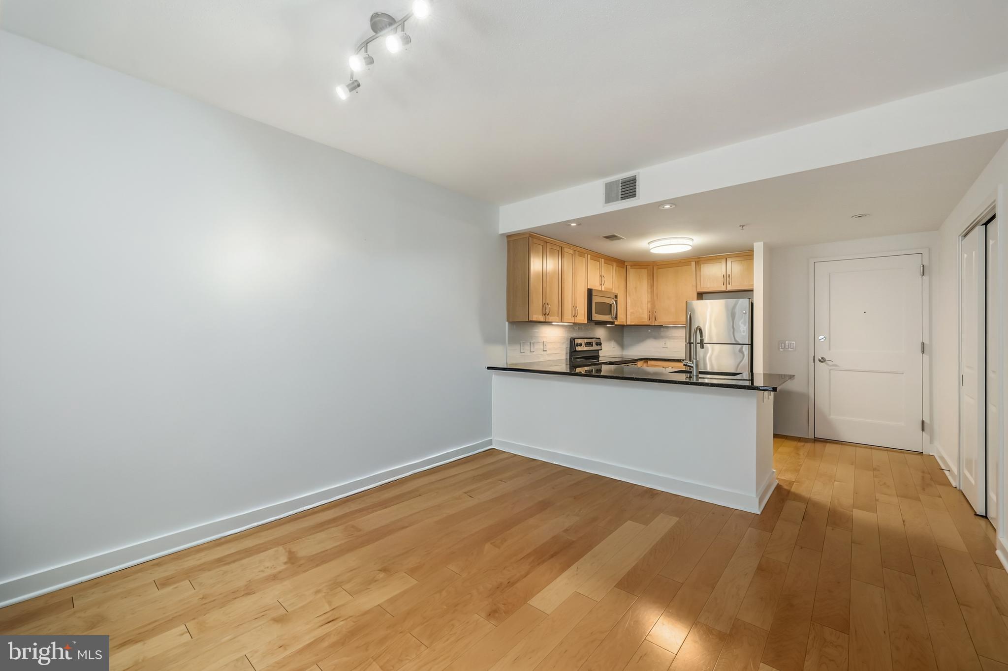 RESIDENCES AT LIBERTY CENTER - Residential