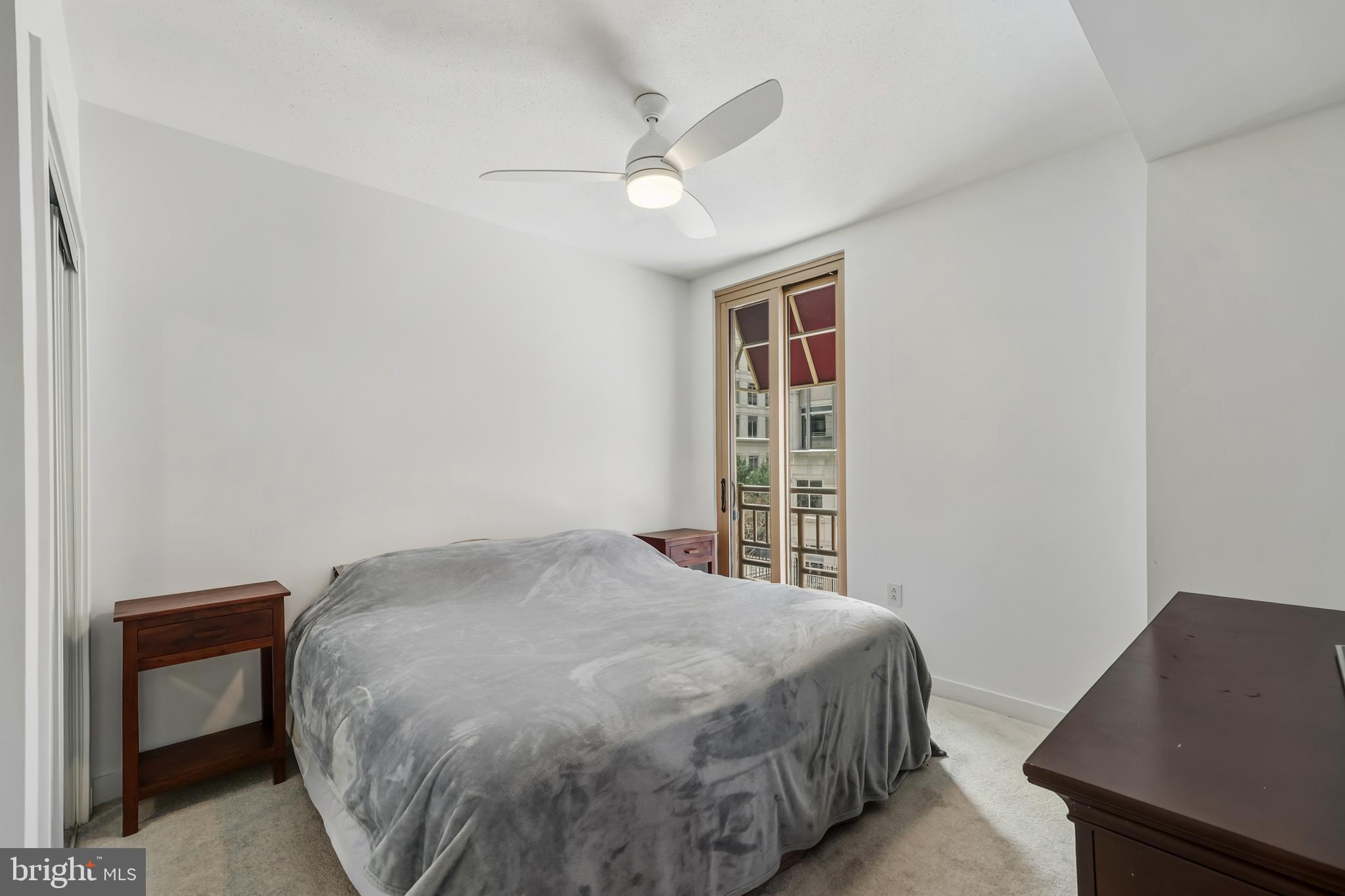 RESIDENCES AT LIBERTY CENTER - Residential