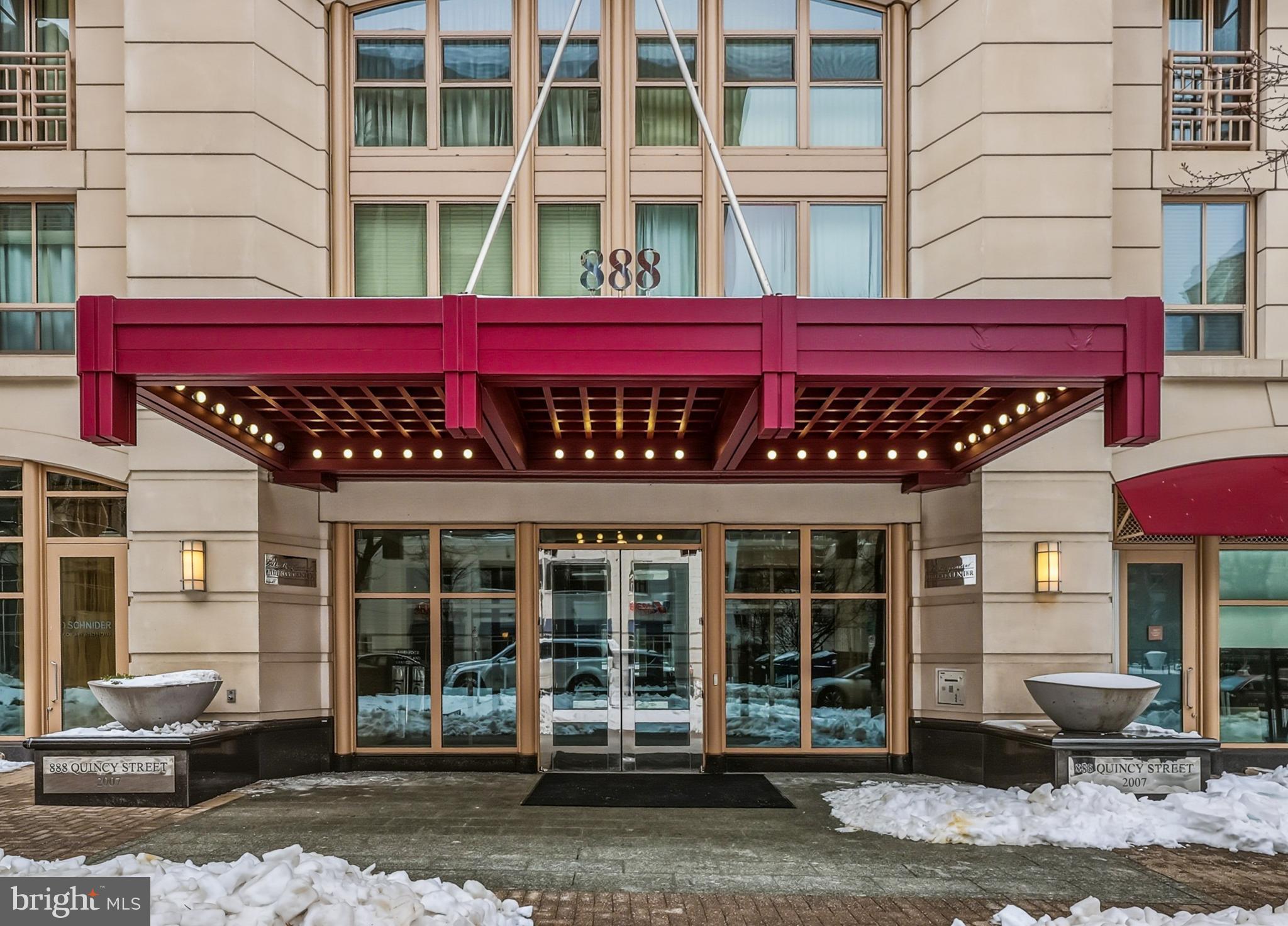 RESIDENCES AT LIBERTY CENTER - Residential