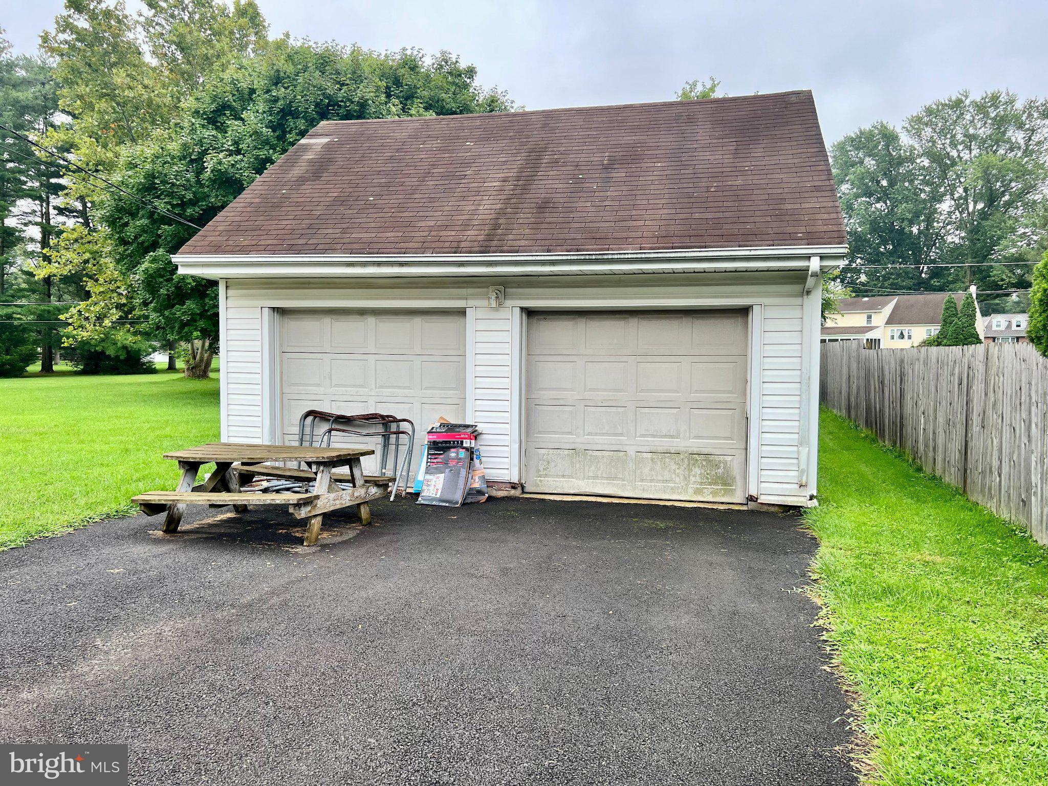222 HOLLY HILL ROAD