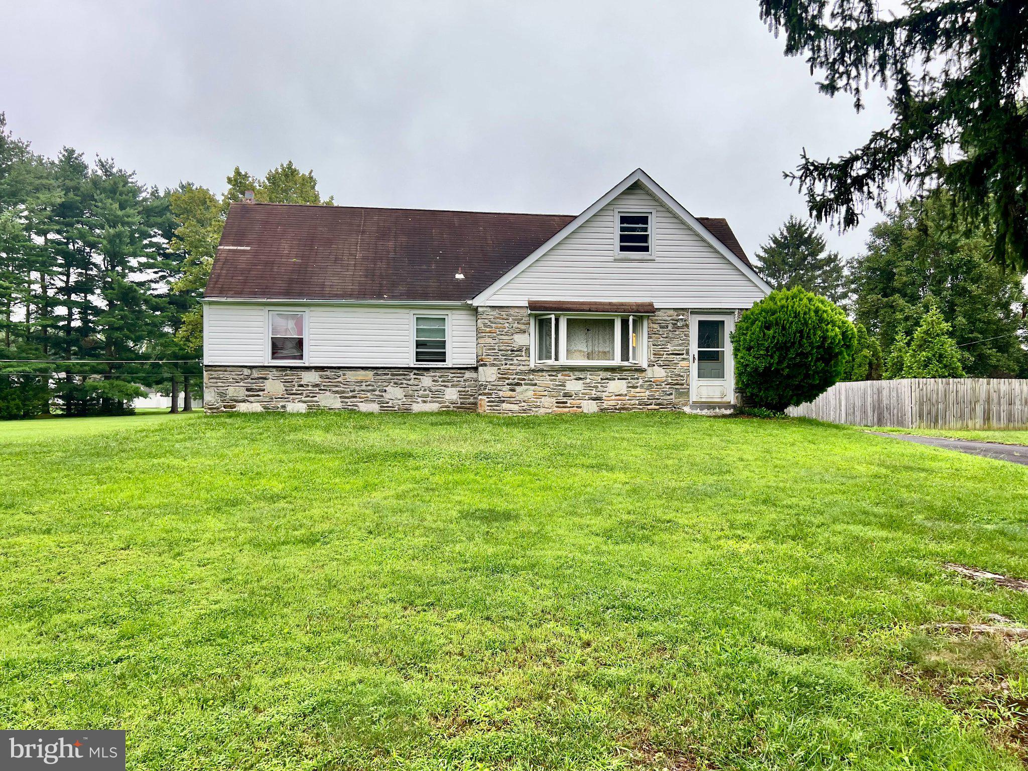 222 HOLLY HILL ROAD