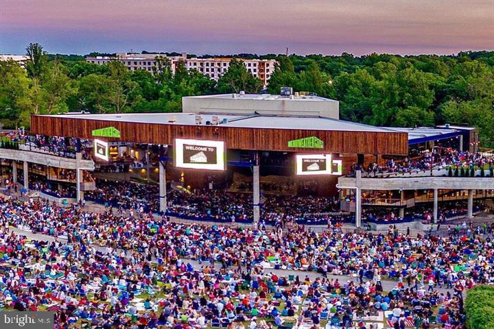 COLUMBIA TOWN CENTER - Residential