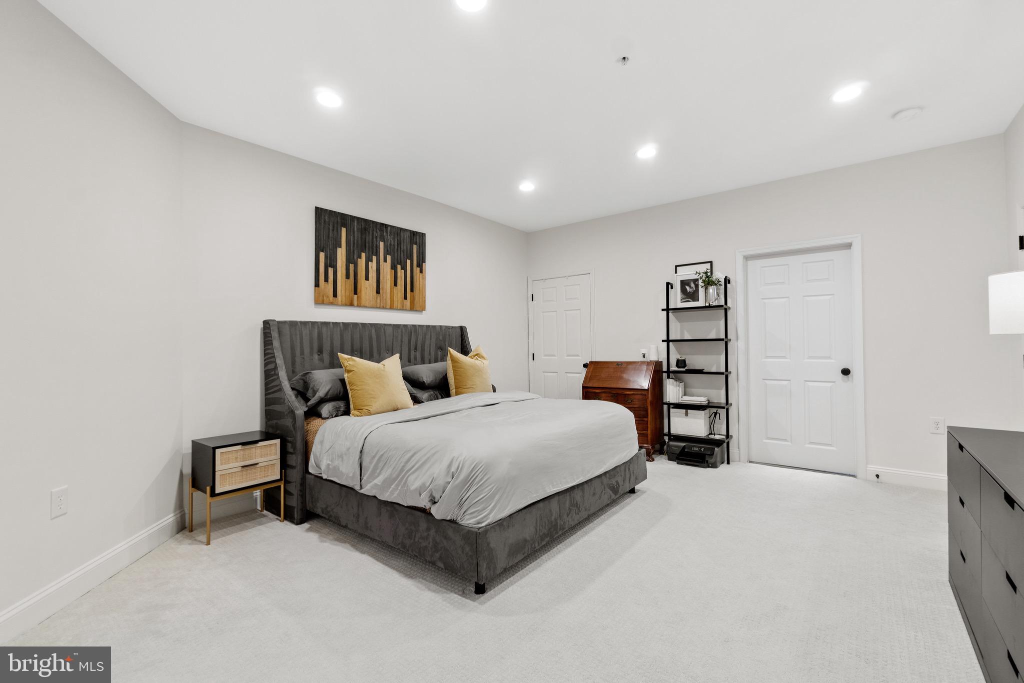 COLUMBIA TOWN CENTER - Residential