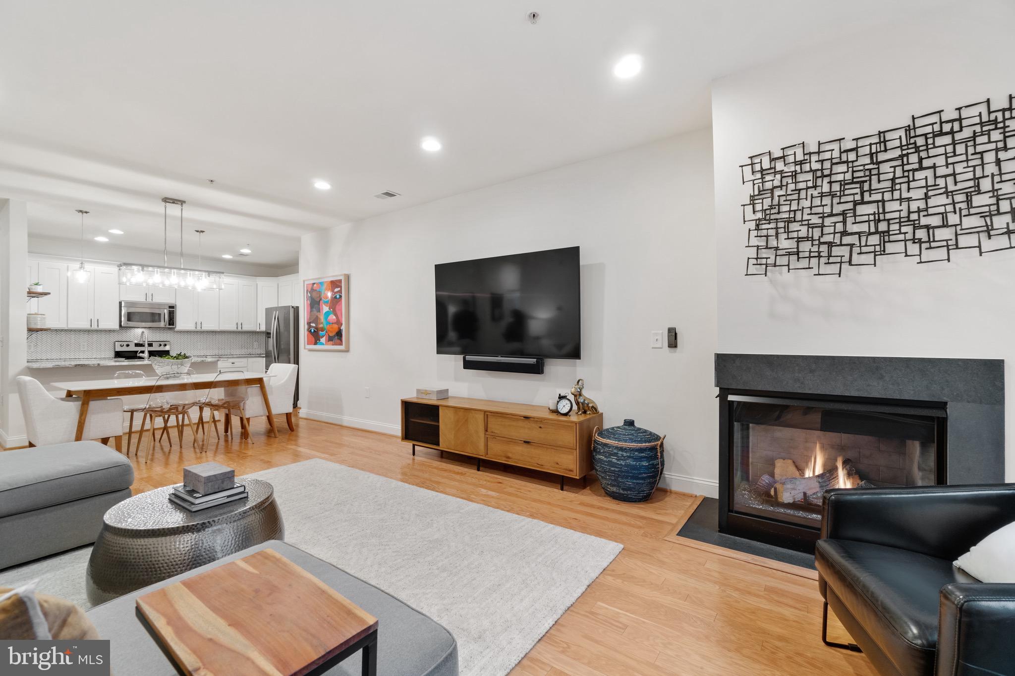 COLUMBIA TOWN CENTER - Residential