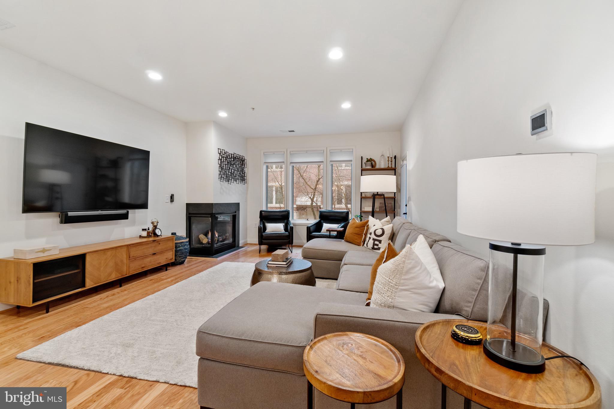 COLUMBIA TOWN CENTER - Residential