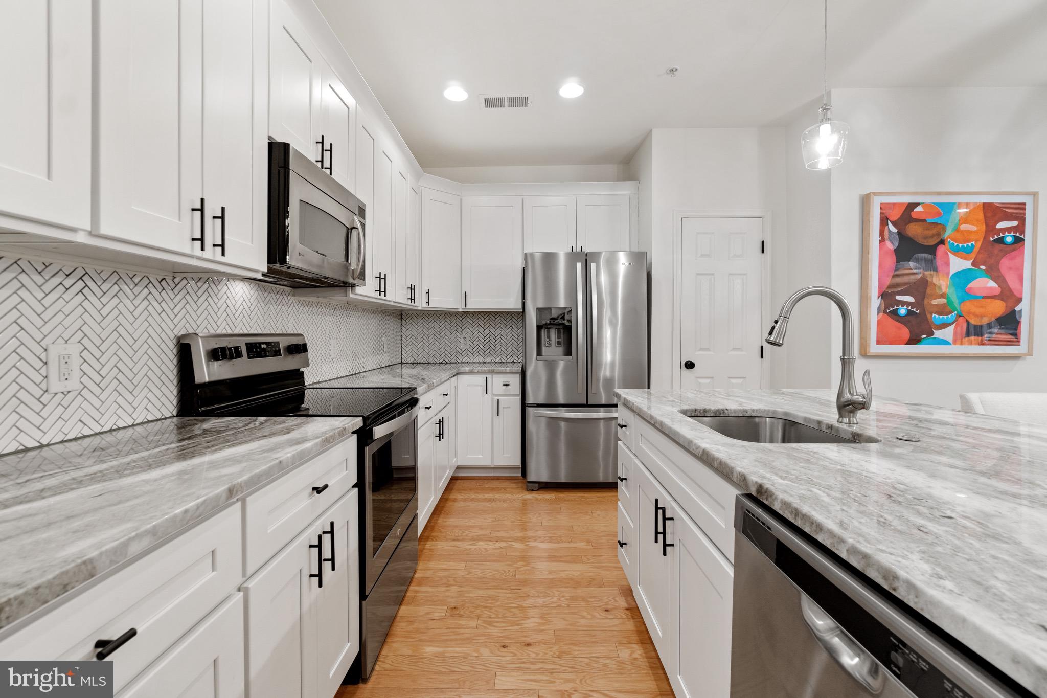 COLUMBIA TOWN CENTER - Residential