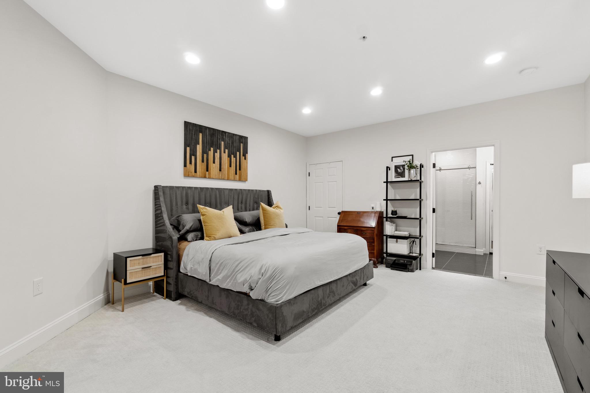 COLUMBIA TOWN CENTER - Residential