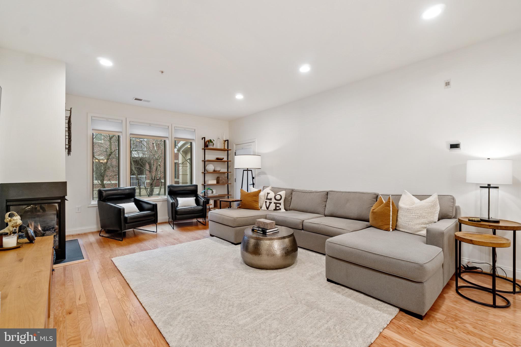 COLUMBIA TOWN CENTER - Residential