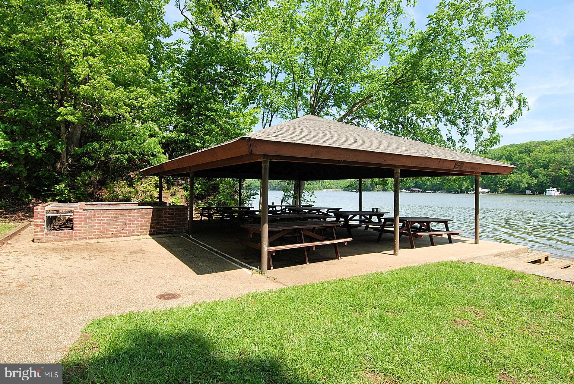 HARBOR HILLS - Residential