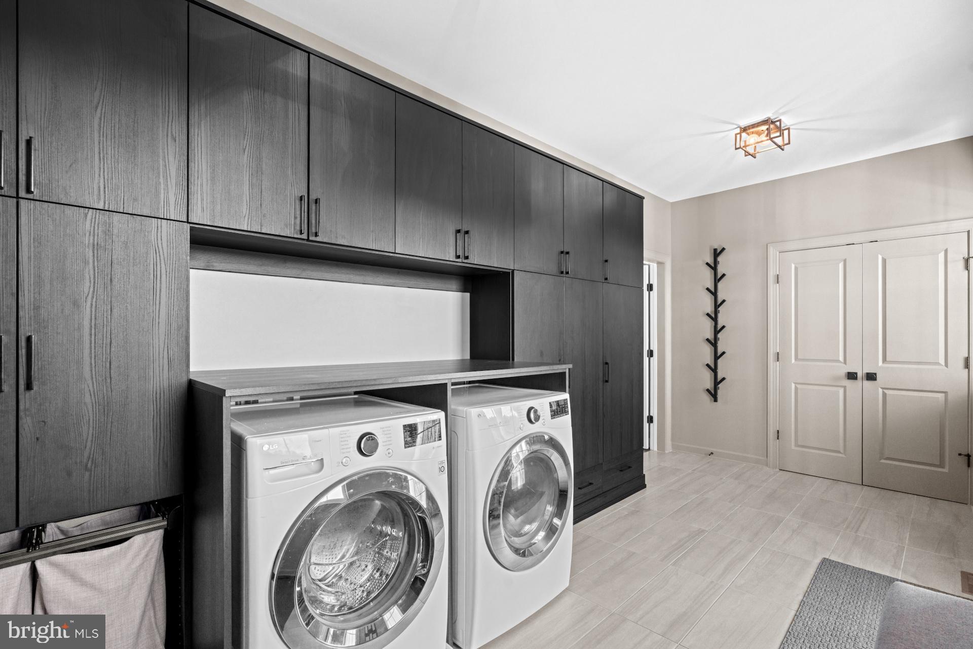 HOLLY RIDGE AT LAWNVALE - Residential