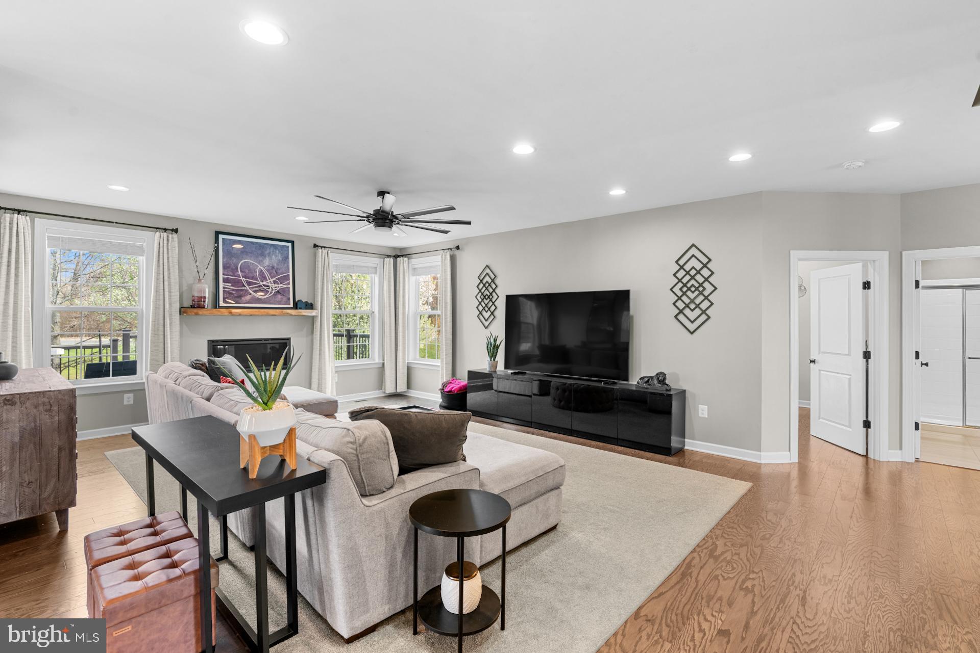 HOLLY RIDGE AT LAWNVALE - Residential