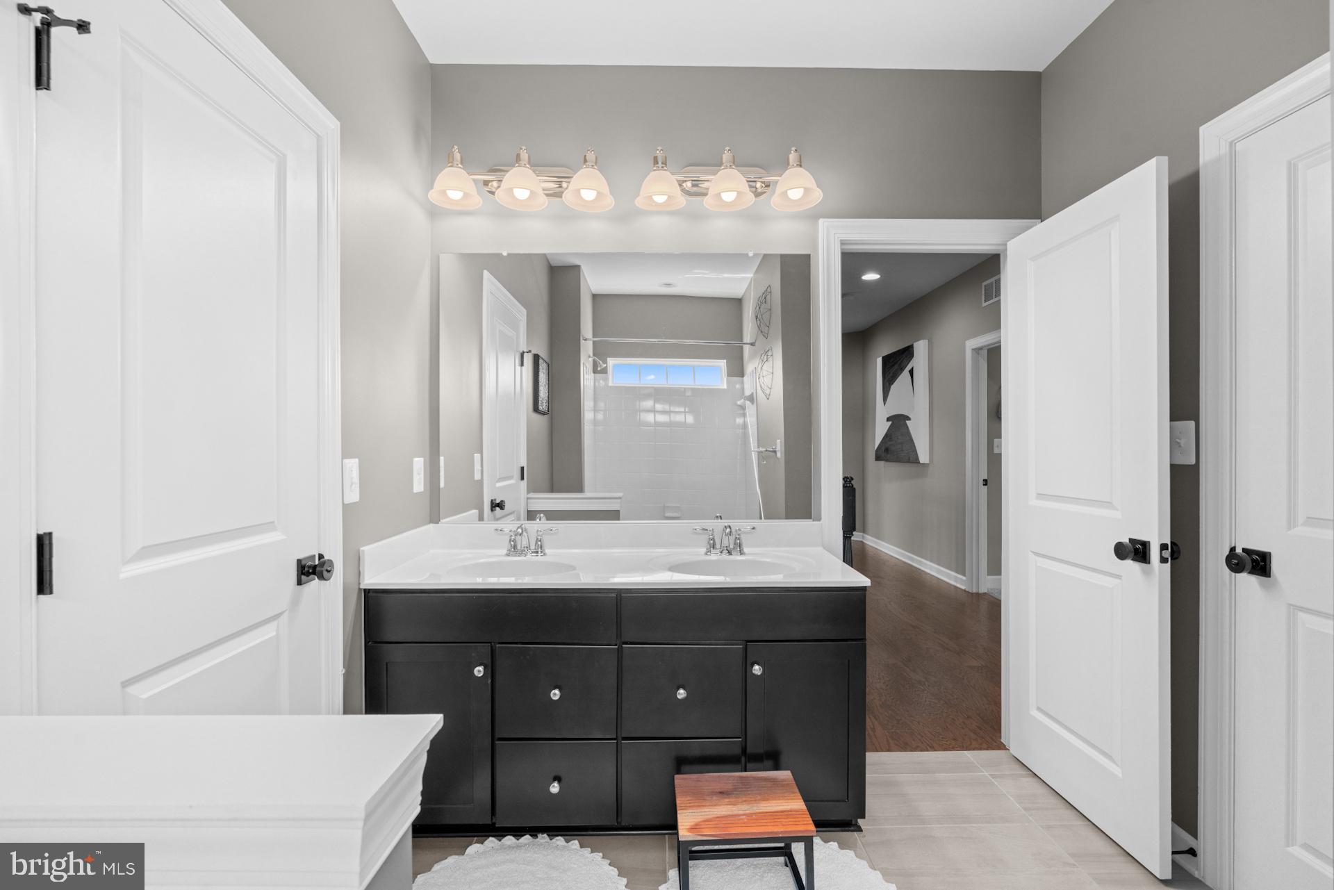 HOLLY RIDGE AT LAWNVALE - Residential