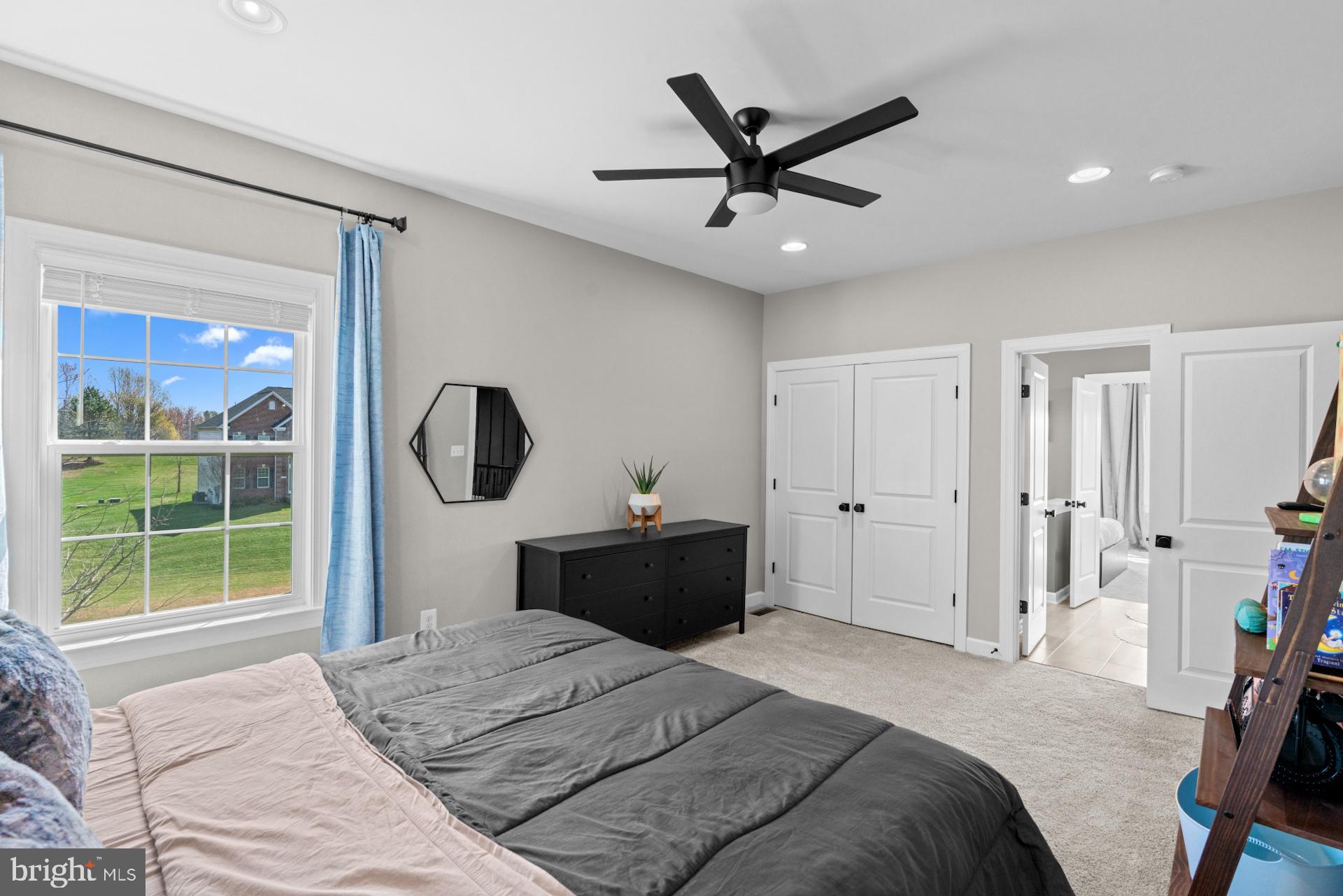 HOLLY RIDGE AT LAWNVALE - Residential