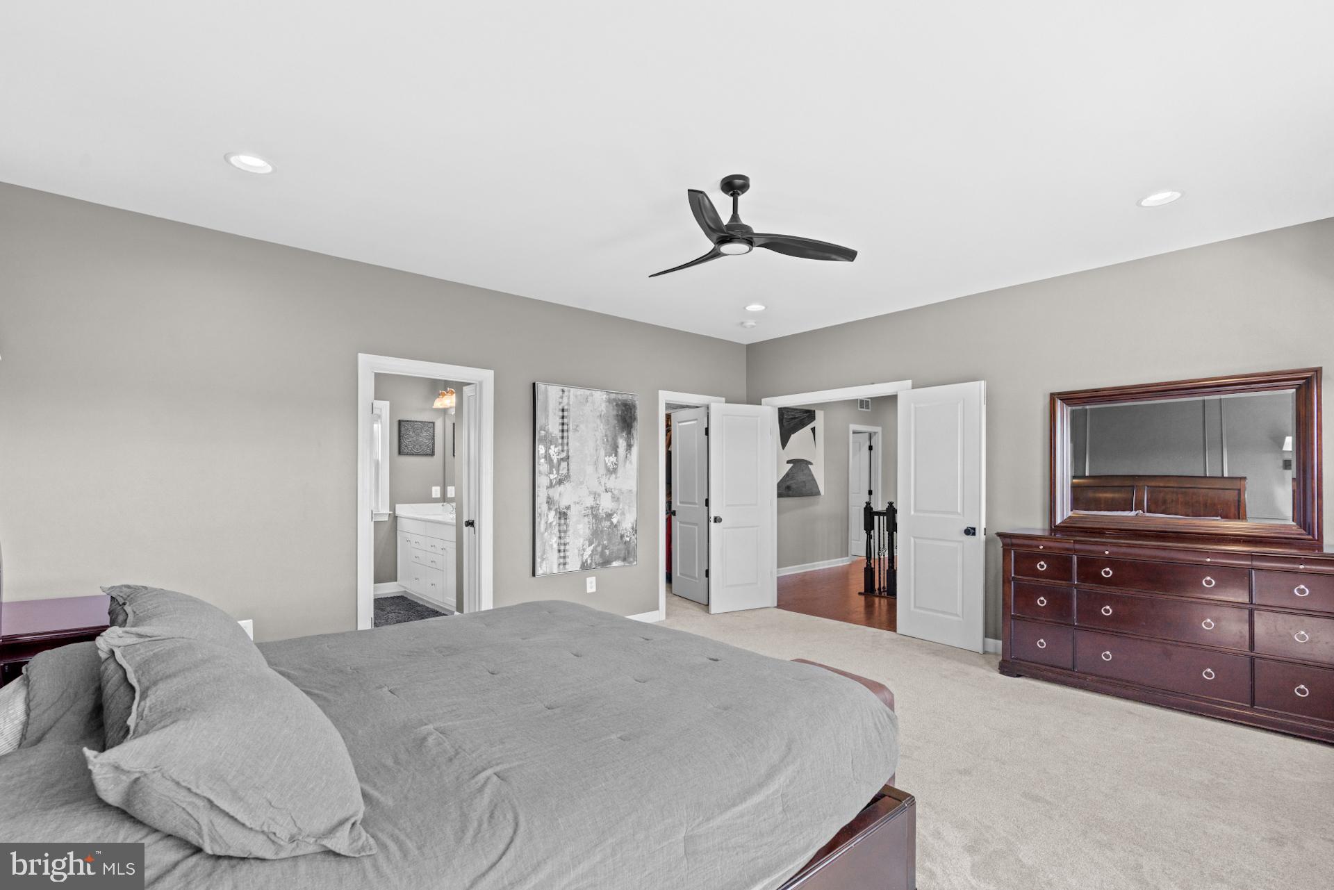 HOLLY RIDGE AT LAWNVALE - Residential