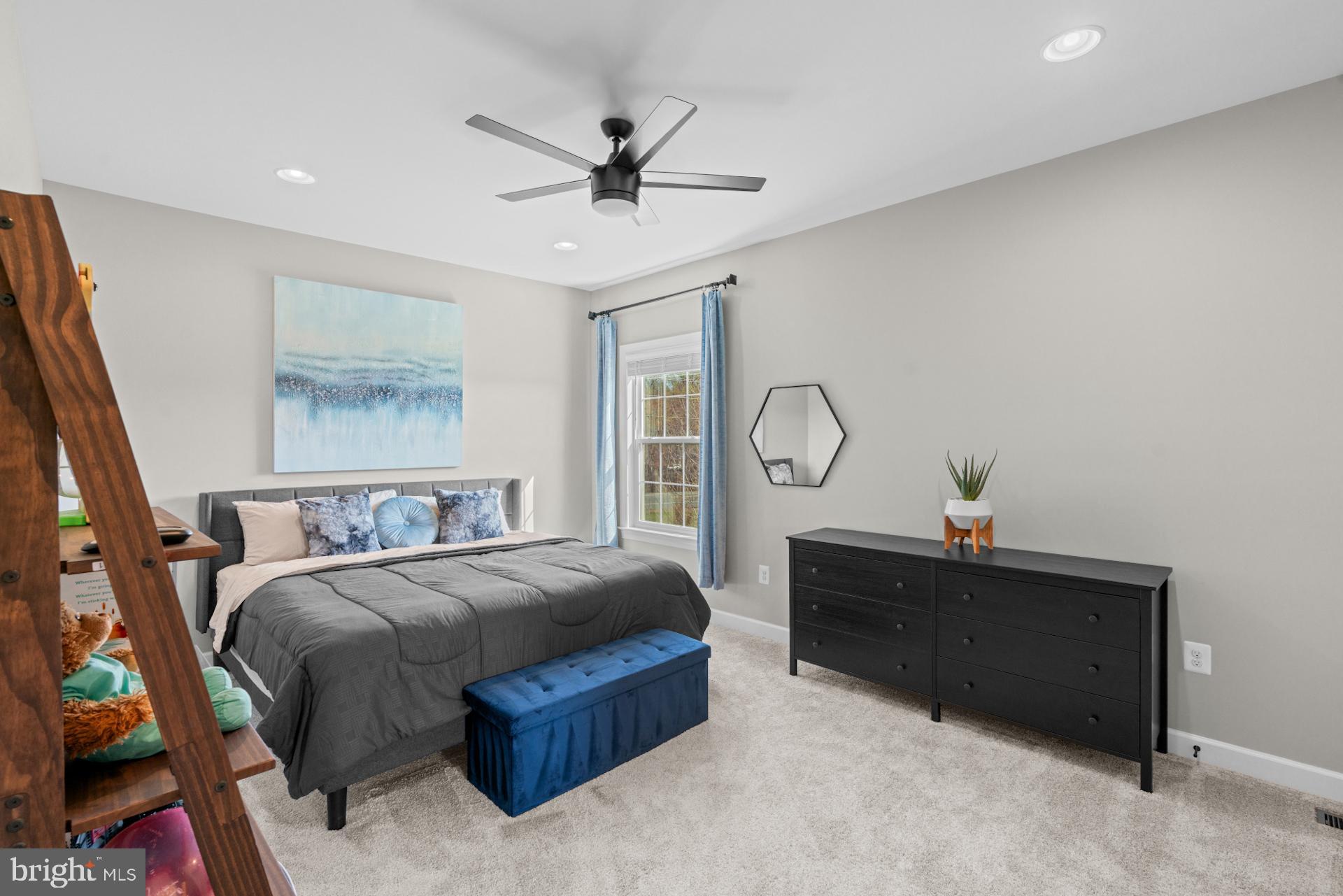 HOLLY RIDGE AT LAWNVALE - Residential