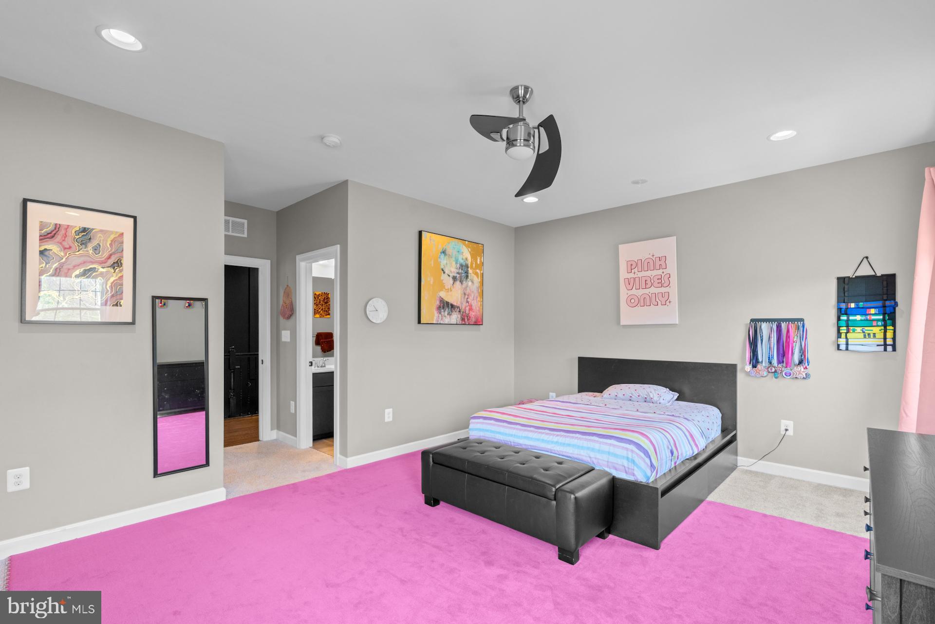 HOLLY RIDGE AT LAWNVALE - Residential