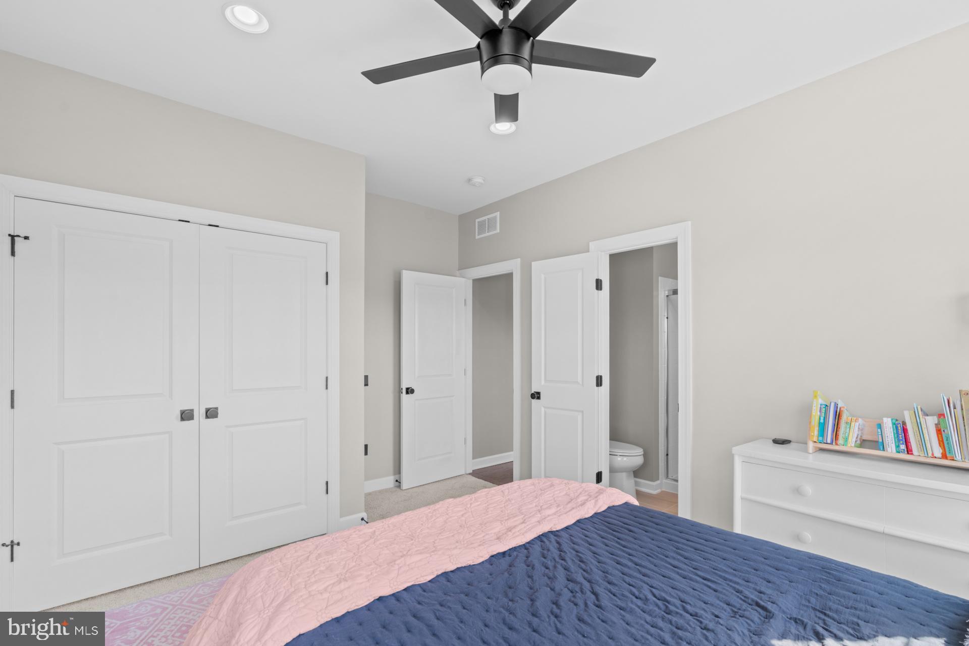 HOLLY RIDGE AT LAWNVALE - Residential