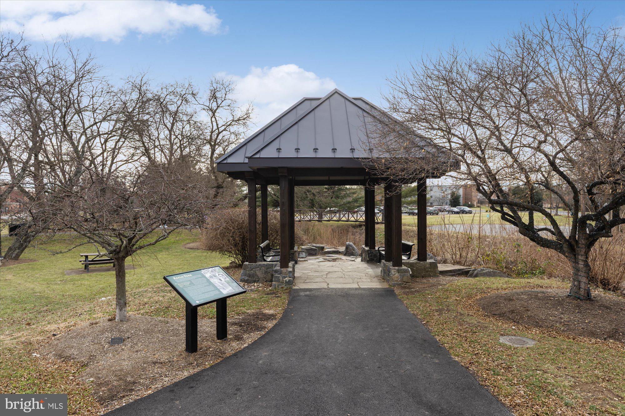 CRESCENT PLACE - Residential