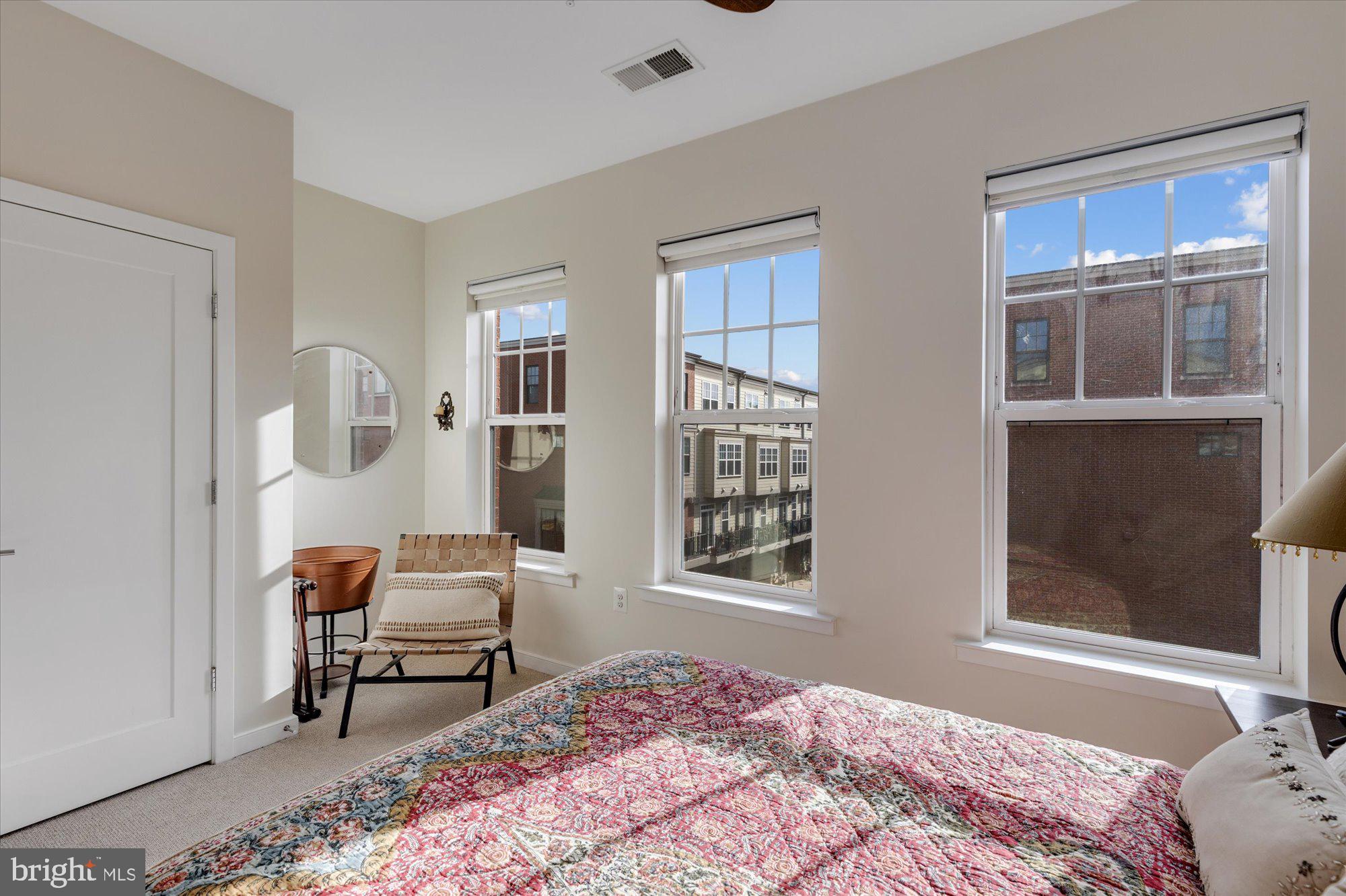 CRESCENT PLACE - Residential