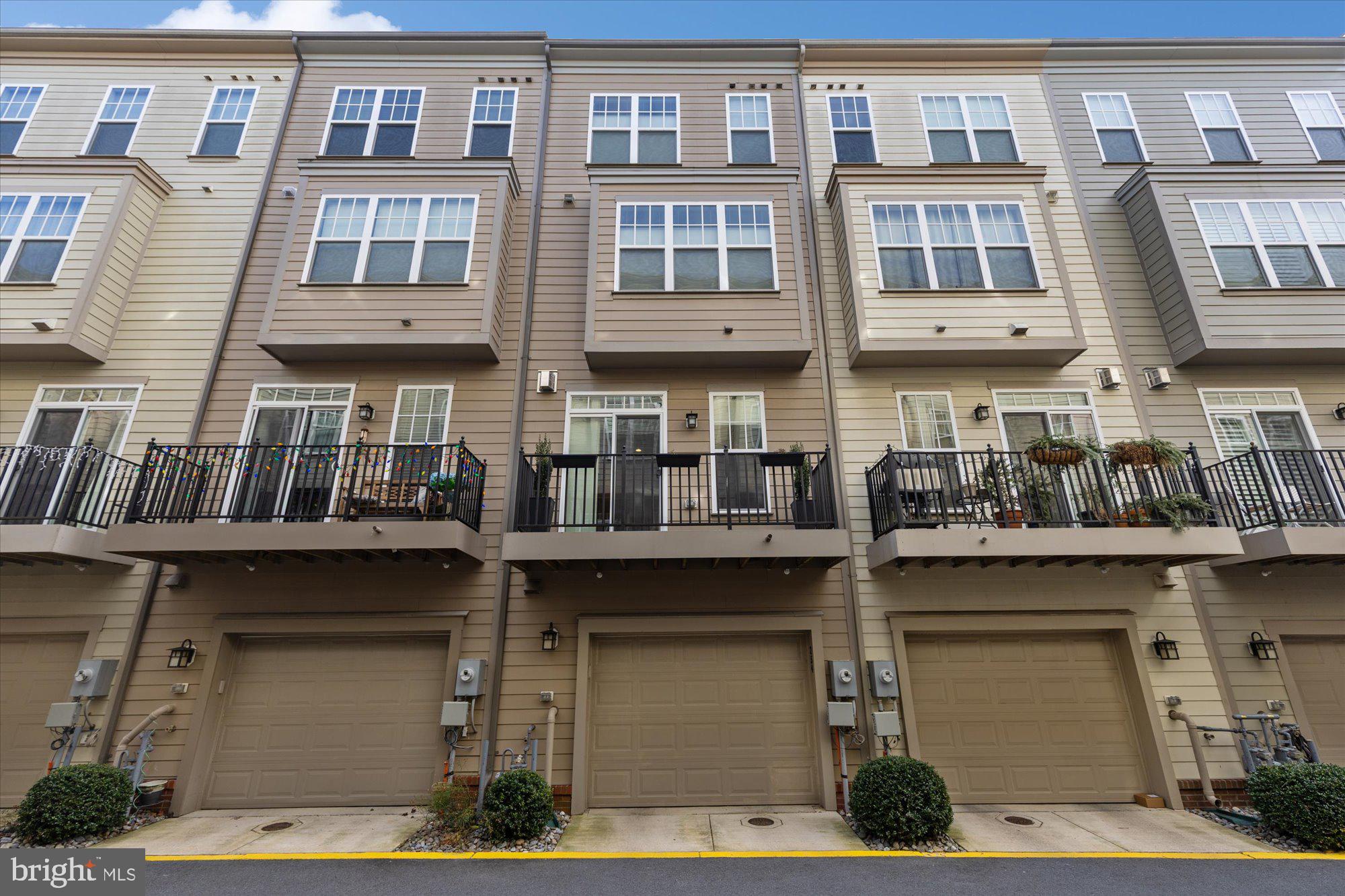 CRESCENT PLACE - Residential