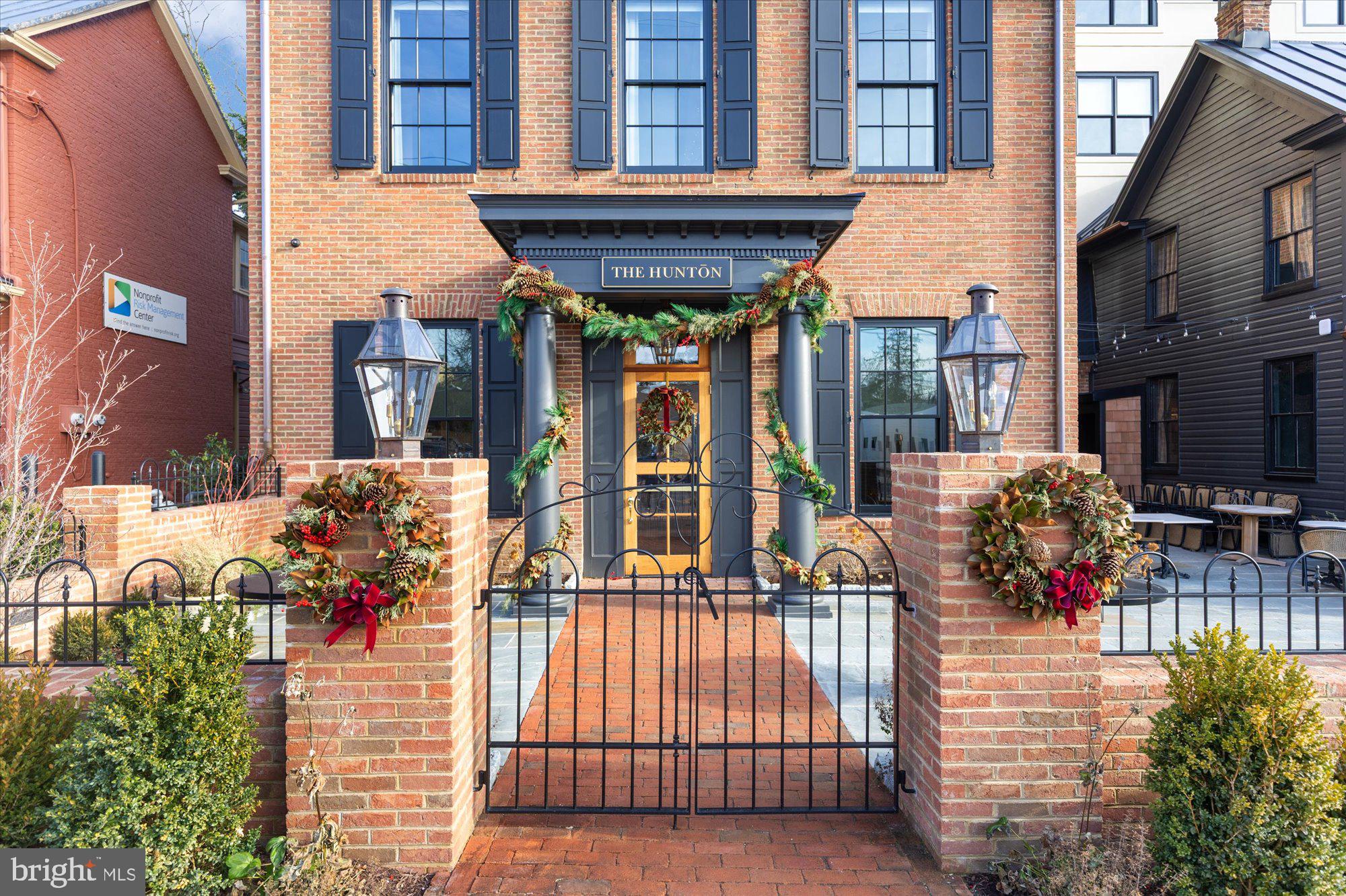 CRESCENT PLACE - Residential