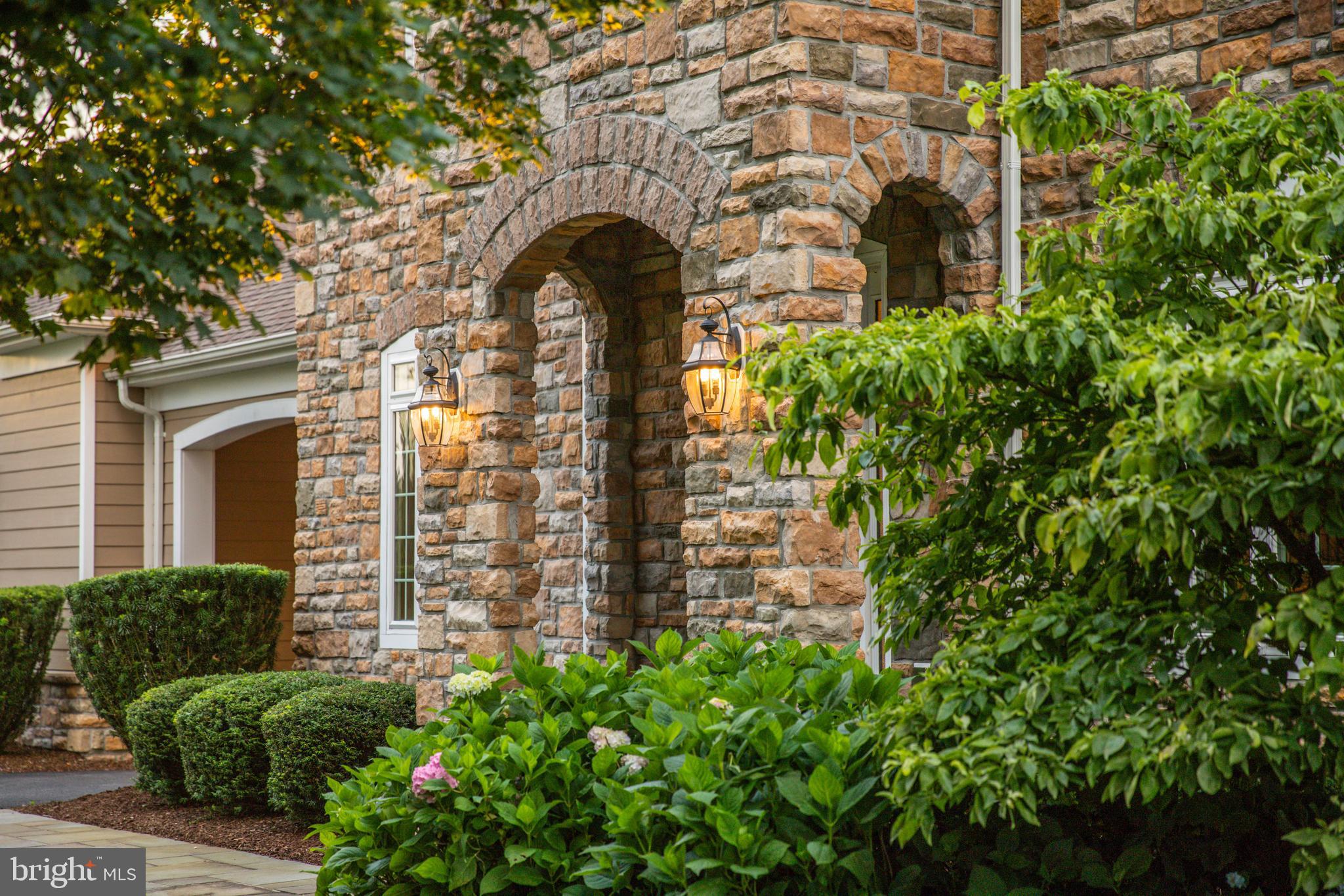 3913 BRIAR KNOLL CIRCLE