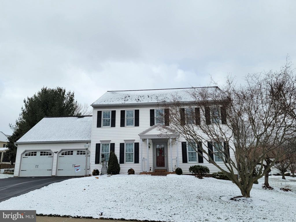 Photo of 220 Date Drive, LEOLA, PA 17540 (MLS # PALA2062312)