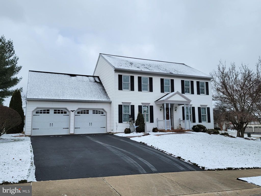 Photo of 220 Date Drive, LEOLA, PA 17540 (MLS # PALA2062312)