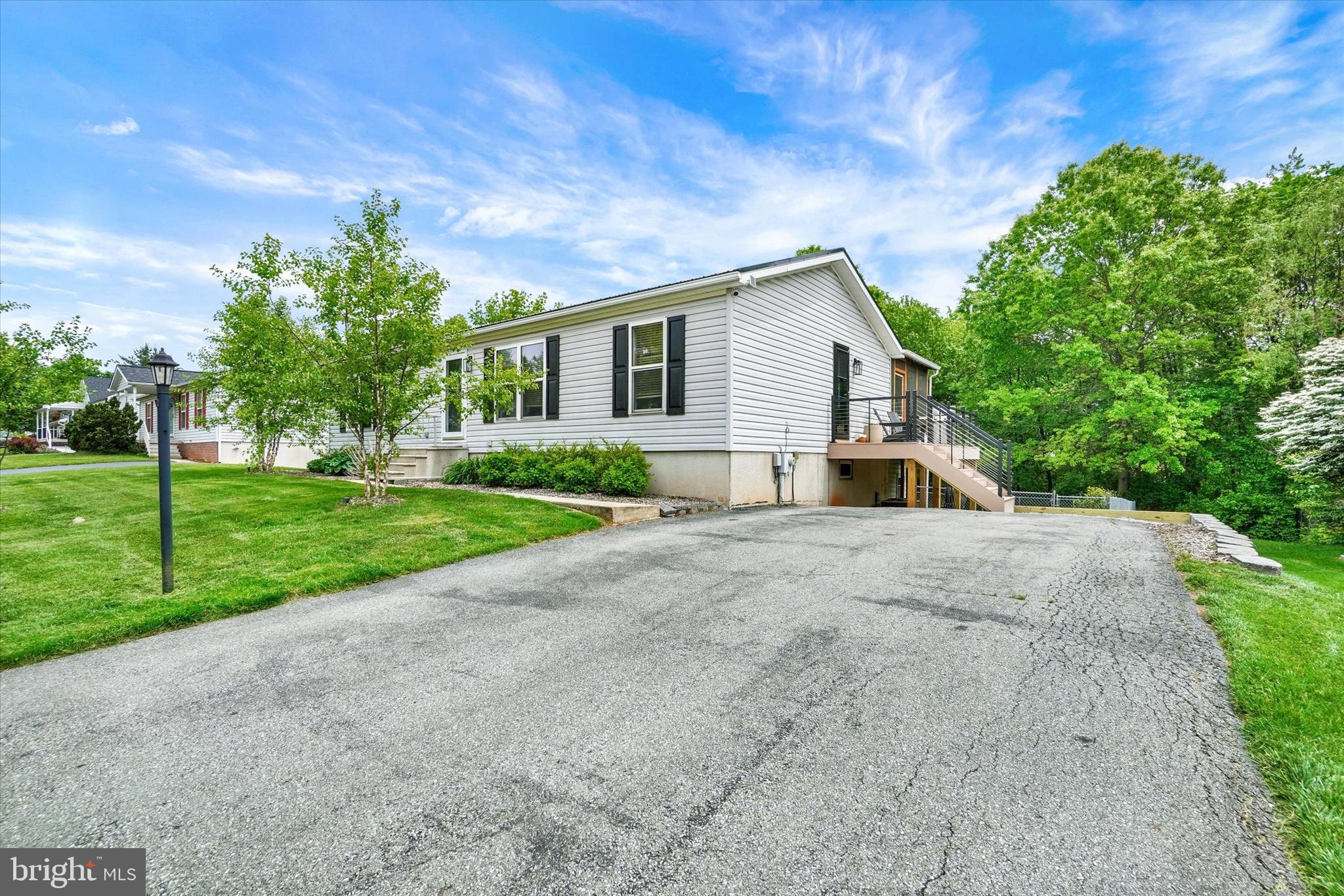 60 HICKORY DRIVE