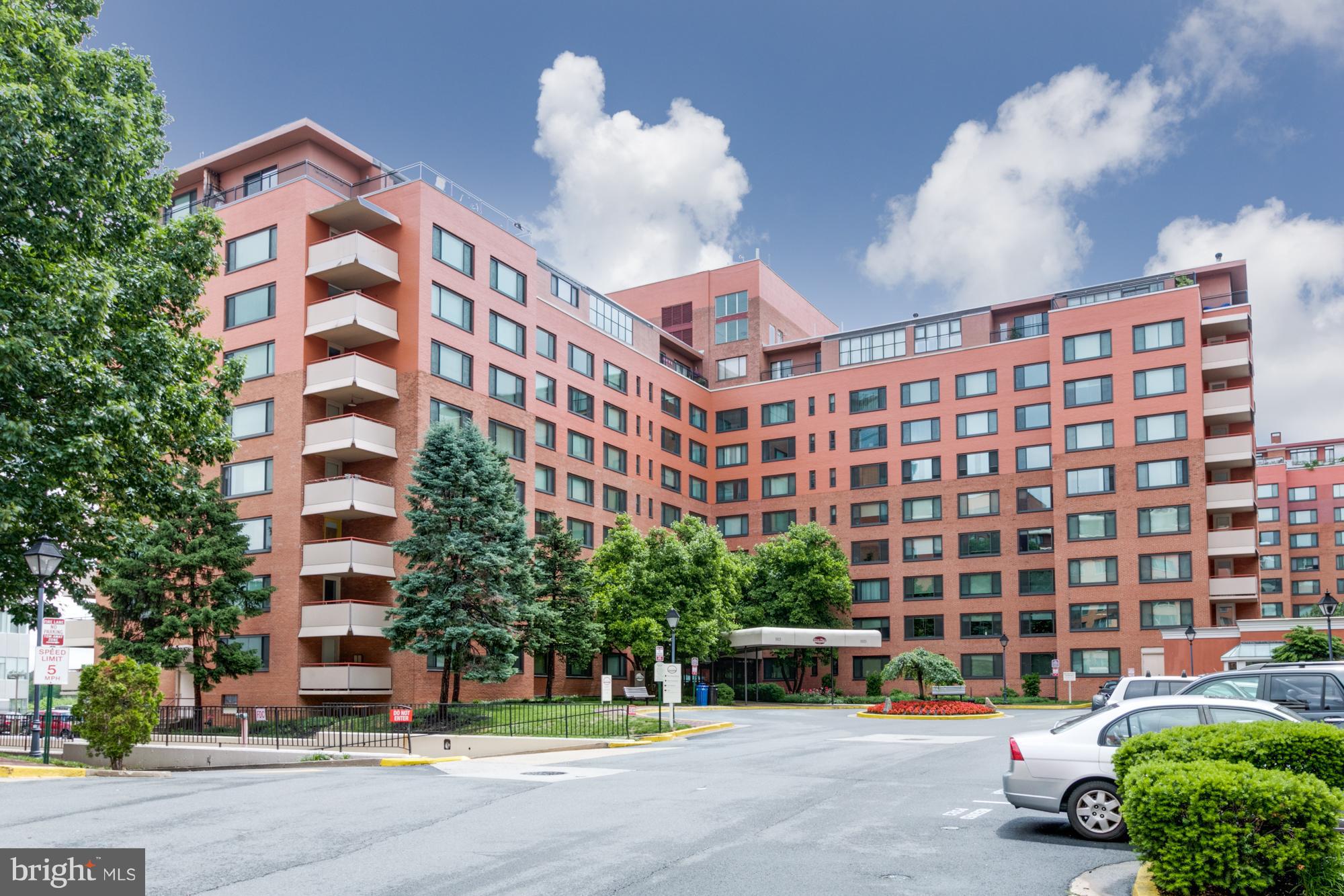 Renovated studio in sought-after River Place East! Updated in 2017 with hardwood floors, stainless steel appliances, rain-head shower, and a large walk-in closet. ALL utilities included (electric, water, gas, AC, heat). Community features include a fitness center, pool, sauna, 24/7 security, concierge, on-site market, laundry, and rec room, Unbeatable location—just 2 blocks to Rosslyn Metro, minutes to Georgetown, trails, shops, and dining. Tenant occupied month-to-month with 30-day notice to vacate.
