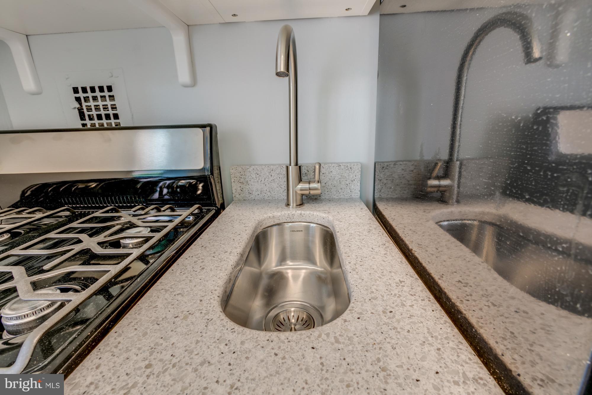 RIVER PLACE - Residential