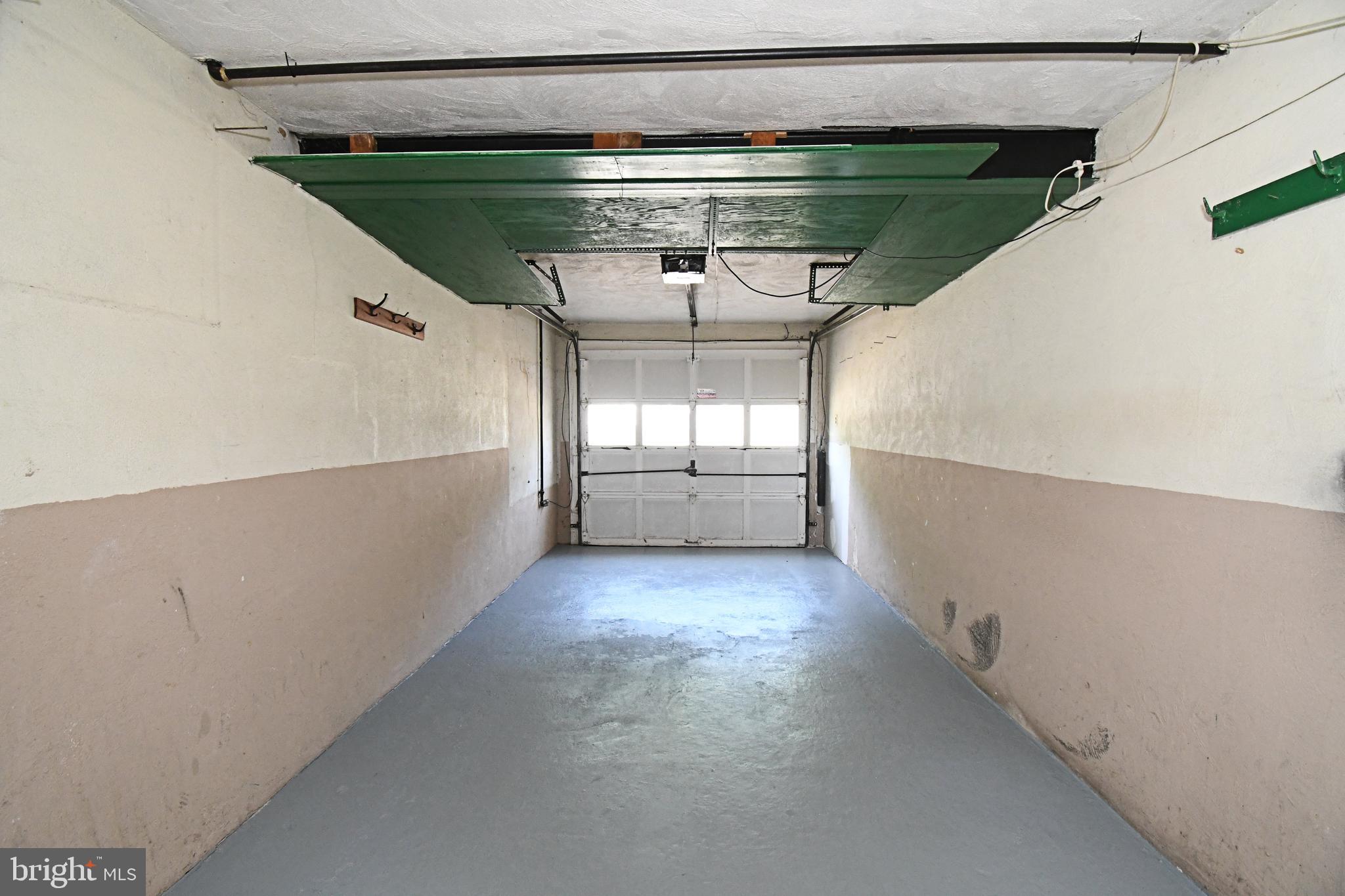 CAMELOT ESTS - Residential