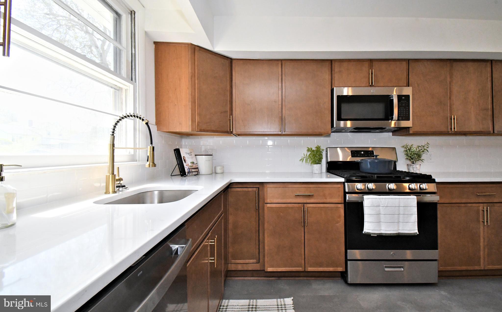 CAMELOT ESTS - Residential