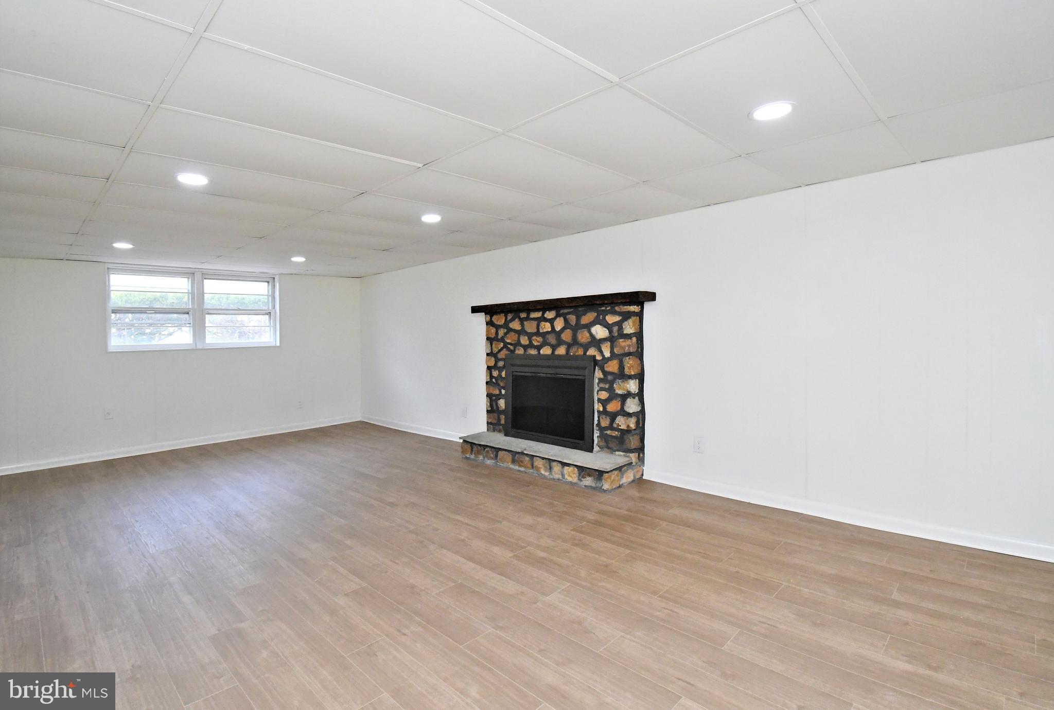 CAMELOT ESTS - Residential