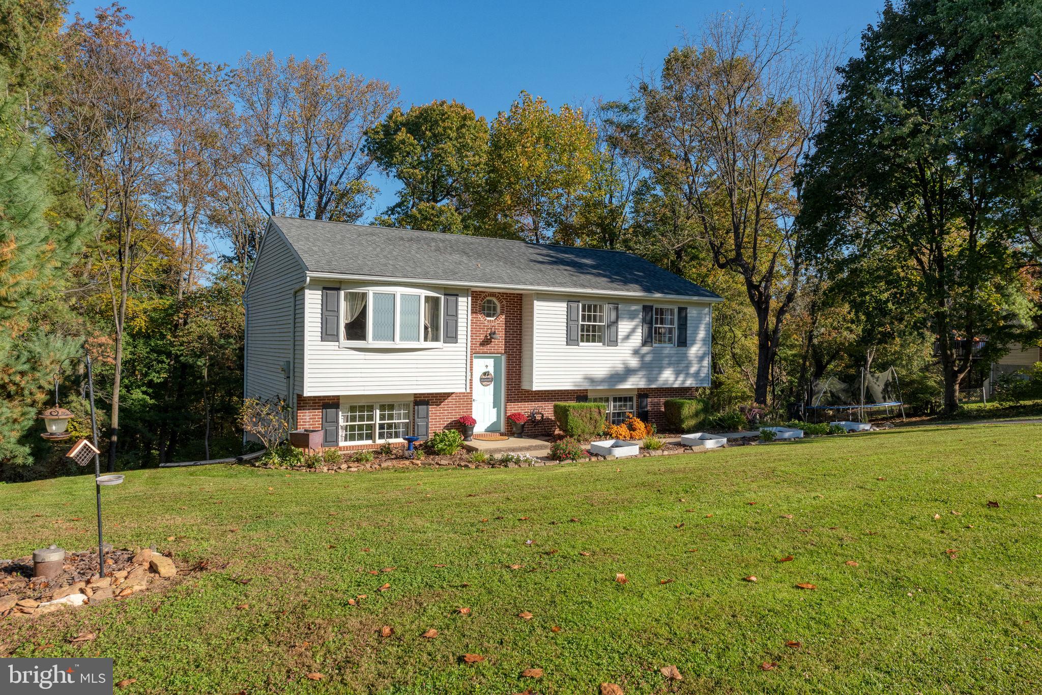 50 HAWTHORNE CIRCLE