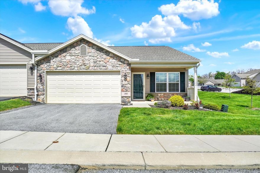 PROFESSIONAL PHOTOS COMING 4/21 & READY FOR SHOWING 4/22! Welcome to care-free living in this stunning end-unit condo located in the desirable Paddock community! If you’ve been thinking about rightsizing your lifestyle, this is the perfect opportunity! Enjoy the convenience of one-floor living paired with a bright, open home designed for comfort & style *Spacious Living area enhanced by cathedral ceiling & luxury vinyl plank flooring flows seamlessly into a beautiful white kitchen featuring sparkling granite countertops, abundant cabinetry, stainless appliances & plenty of room to gather from the serving bar to the breakfast counter *Just off the main area, you’ll find a versatile space ideal for a home office, cozy sitting room, or creative retreat *Primary Suite is a true haven, offering a generous walk-in closet and a private en-suite bath complete with a walk-in shower *Convenient Laundry/Mudroom leads directly to the oversized two-car garage providing excellent storage  *This light-filled end unit offers added privacy and charm...everything you’ve been looking for to elevate & simplify your lifestyle! *If you’ve been waiting for the right sign… this is it! See this amazing offering before its too late!