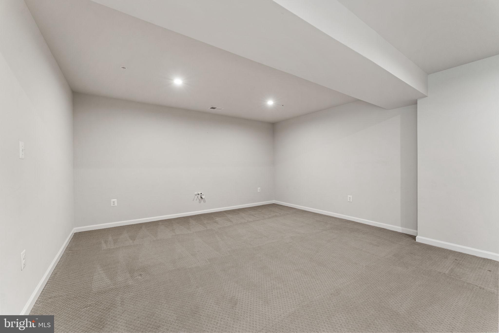 OAK CREEK CLUB - Residential