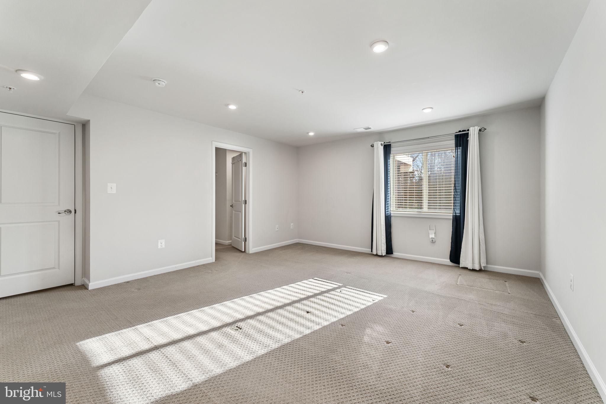 OAK CREEK CLUB - Residential