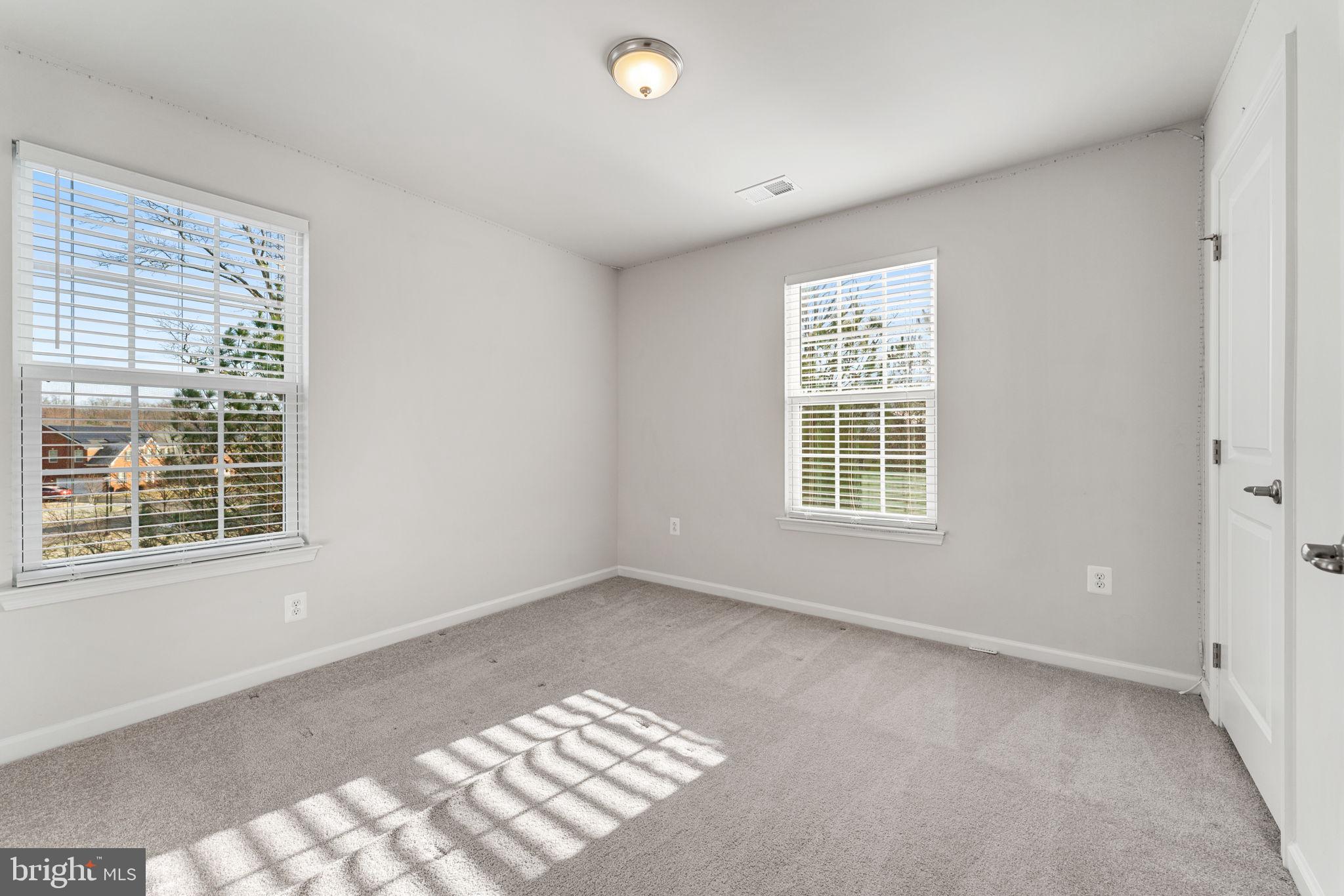 OAK CREEK CLUB - Residential