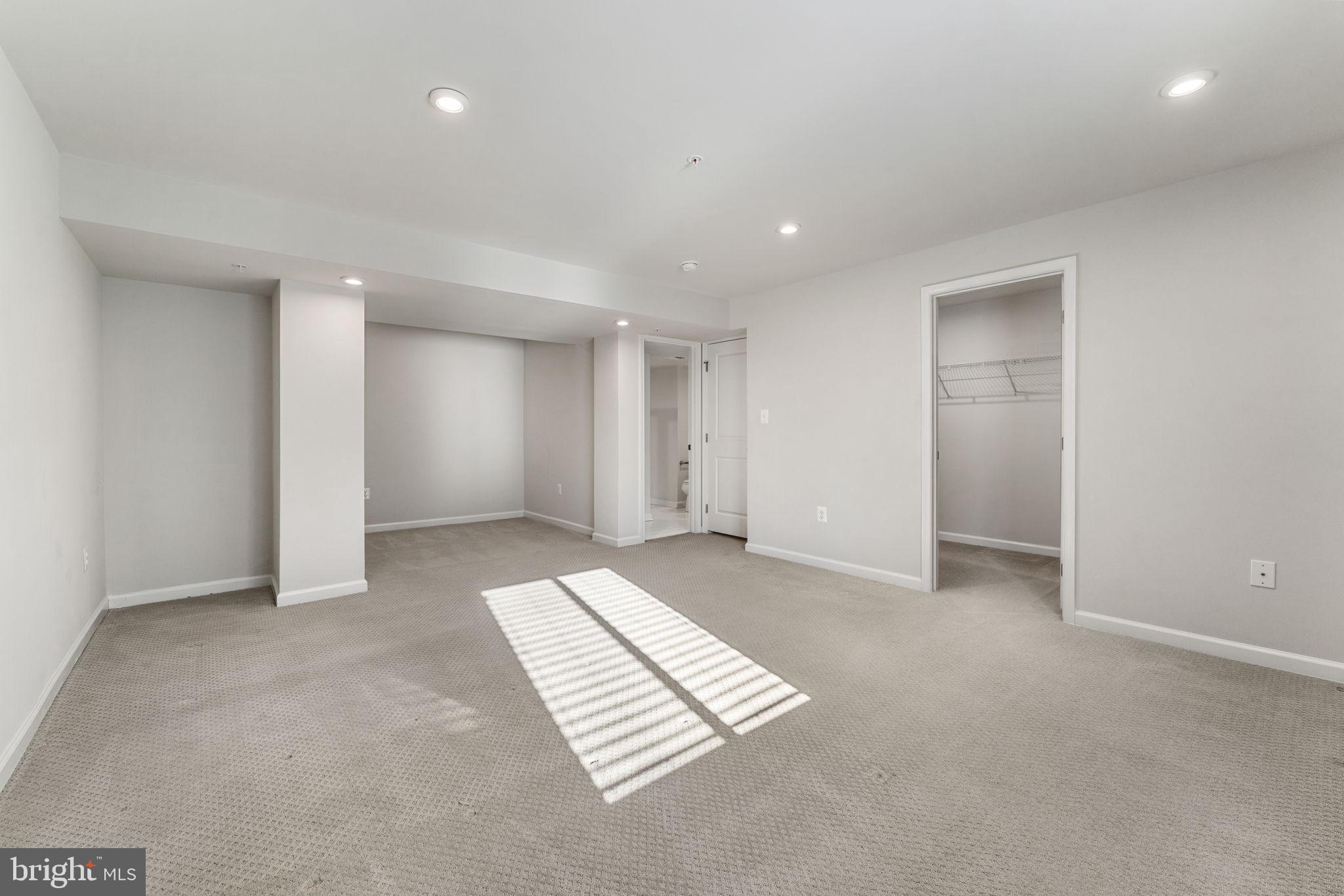 OAK CREEK CLUB - Residential