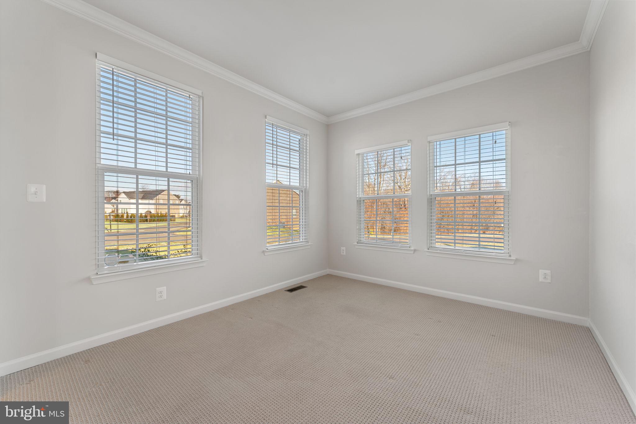 OAK CREEK CLUB - Residential